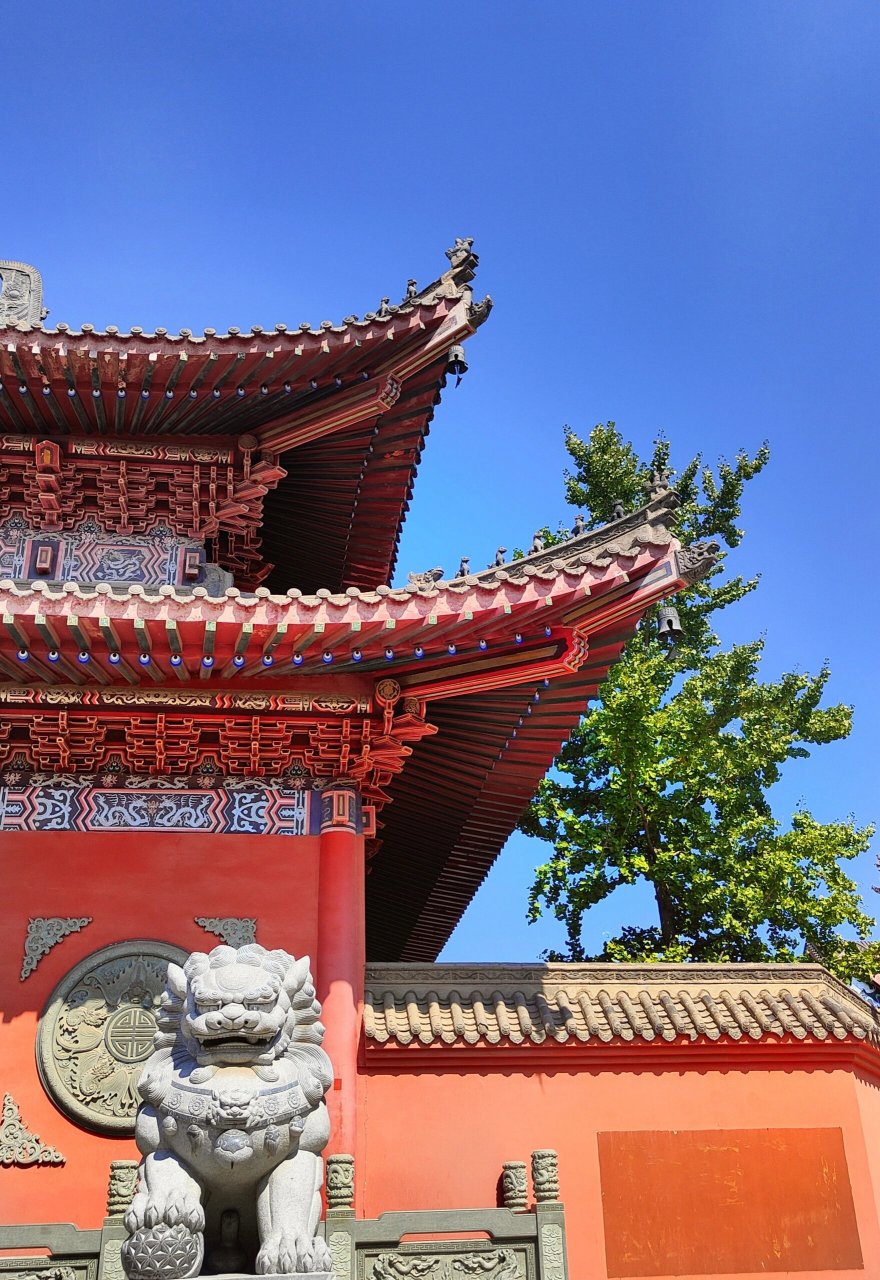 沈阳白塔寺公园 沈阳白塔寺始建于民乐四年,战争中被日军用大炮摧毁