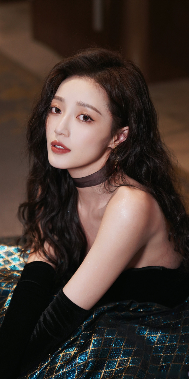 王秀竹2022芭莎美妆写真壁纸