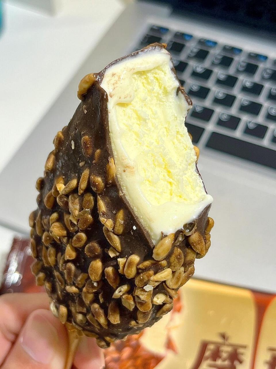 路过便利店被这个木伦河雪糕吸引了! 谁敢信只要3r!