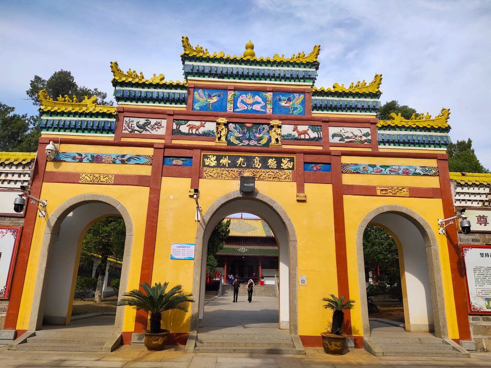 南昌西山万寿宫游记攻略 南昌西山万寿宫,位于南昌市新建区西山镇,是