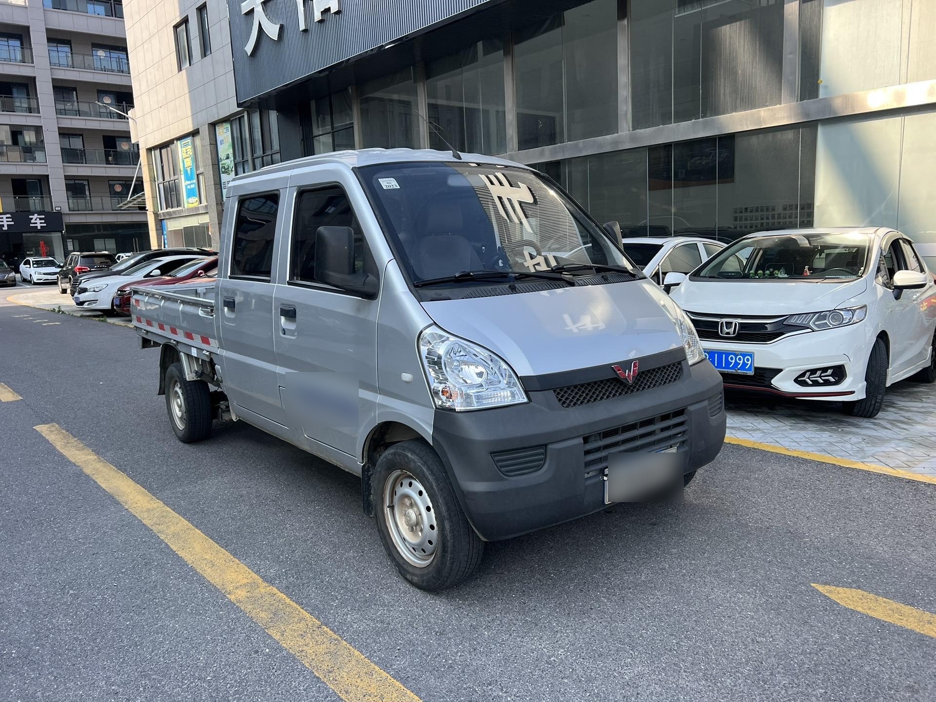 最新拿下21年2月上牌,五菱荣光小卡双排货车,1