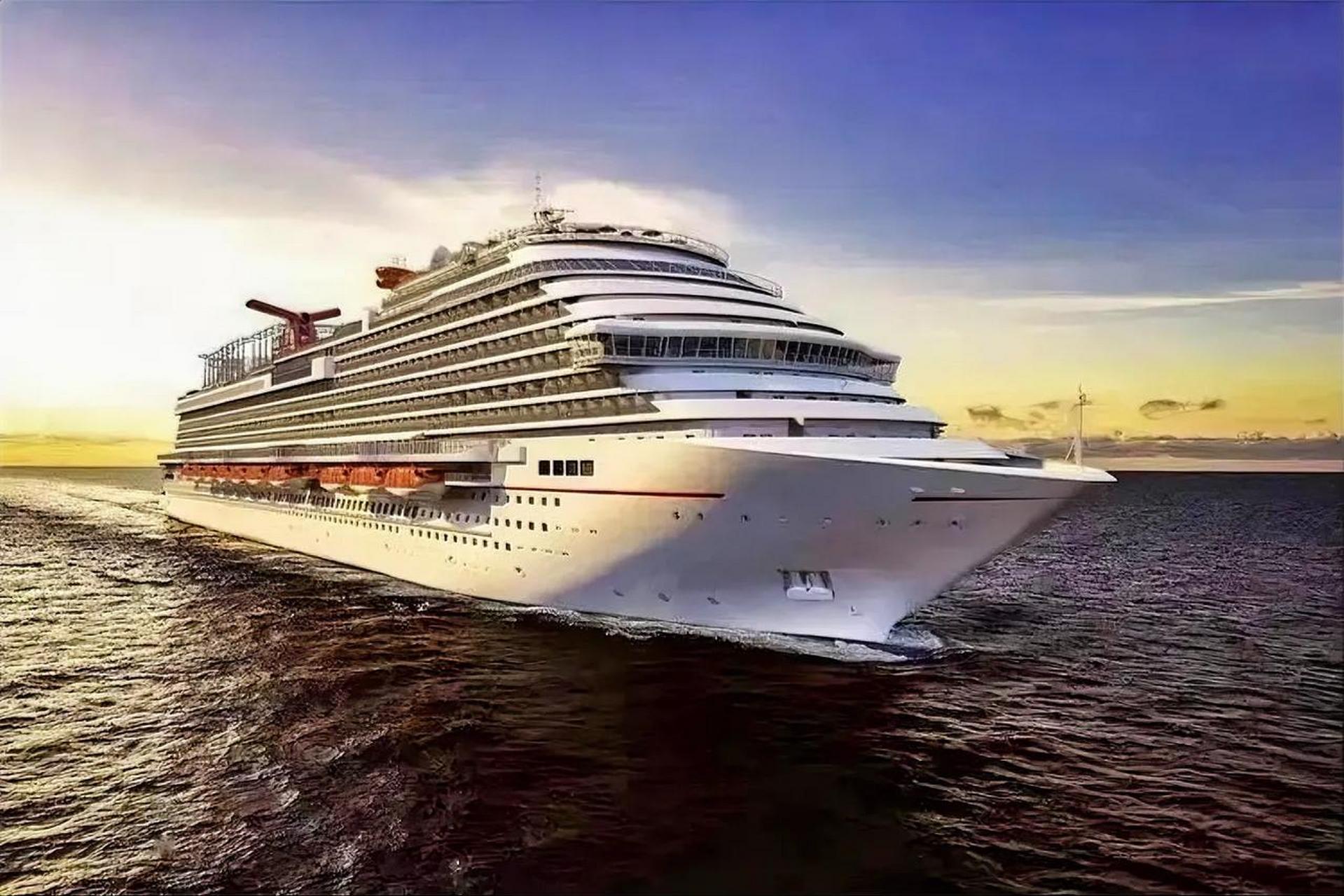 首艘国产大型邮轮"爱达·魔都号"在上海外高桥造船厂完成坞内系列试验