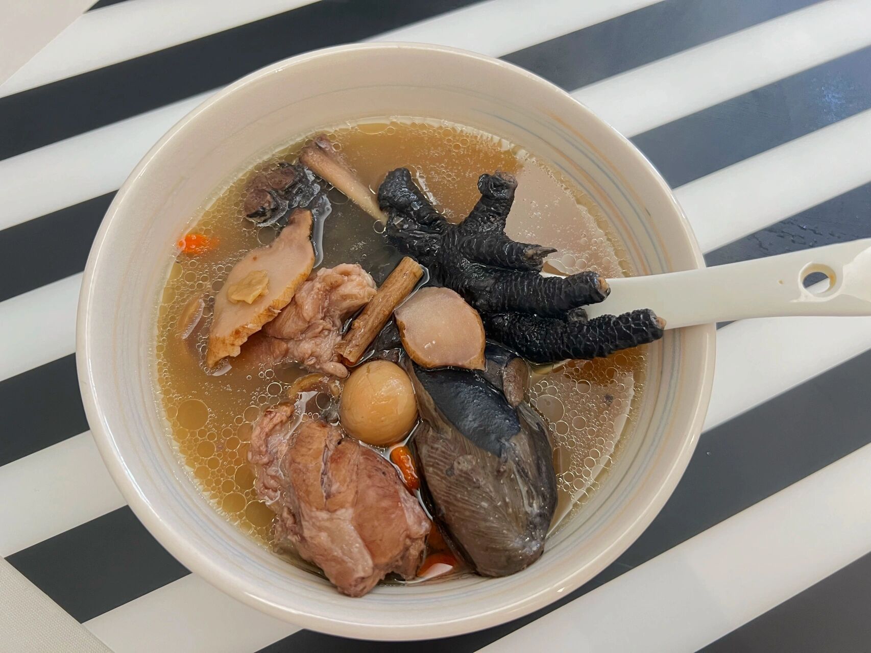 益气补血板栗乌鸡汤 ~女生一定要学会!