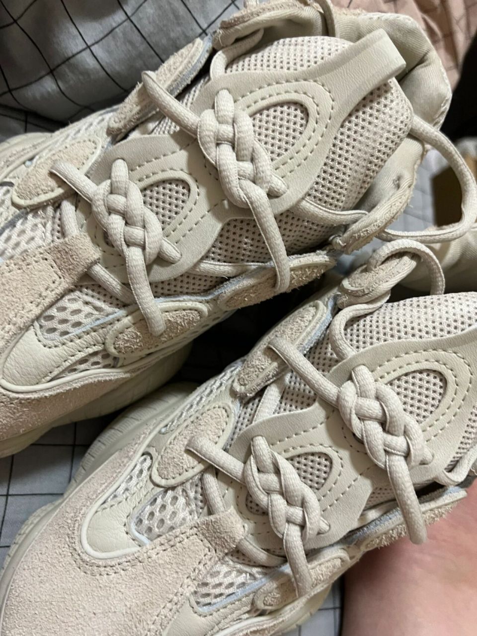 yeezy 中国结 鞋带系法   	 大半夜睡不着在这边研究系法