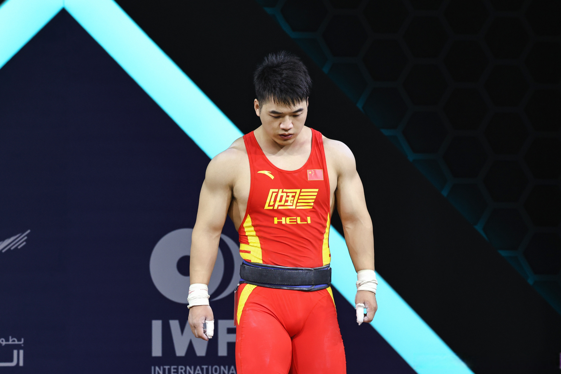 【#2023举重世锦赛# 李大银带伤拼下亚军】2023年世界举重锦标赛北京