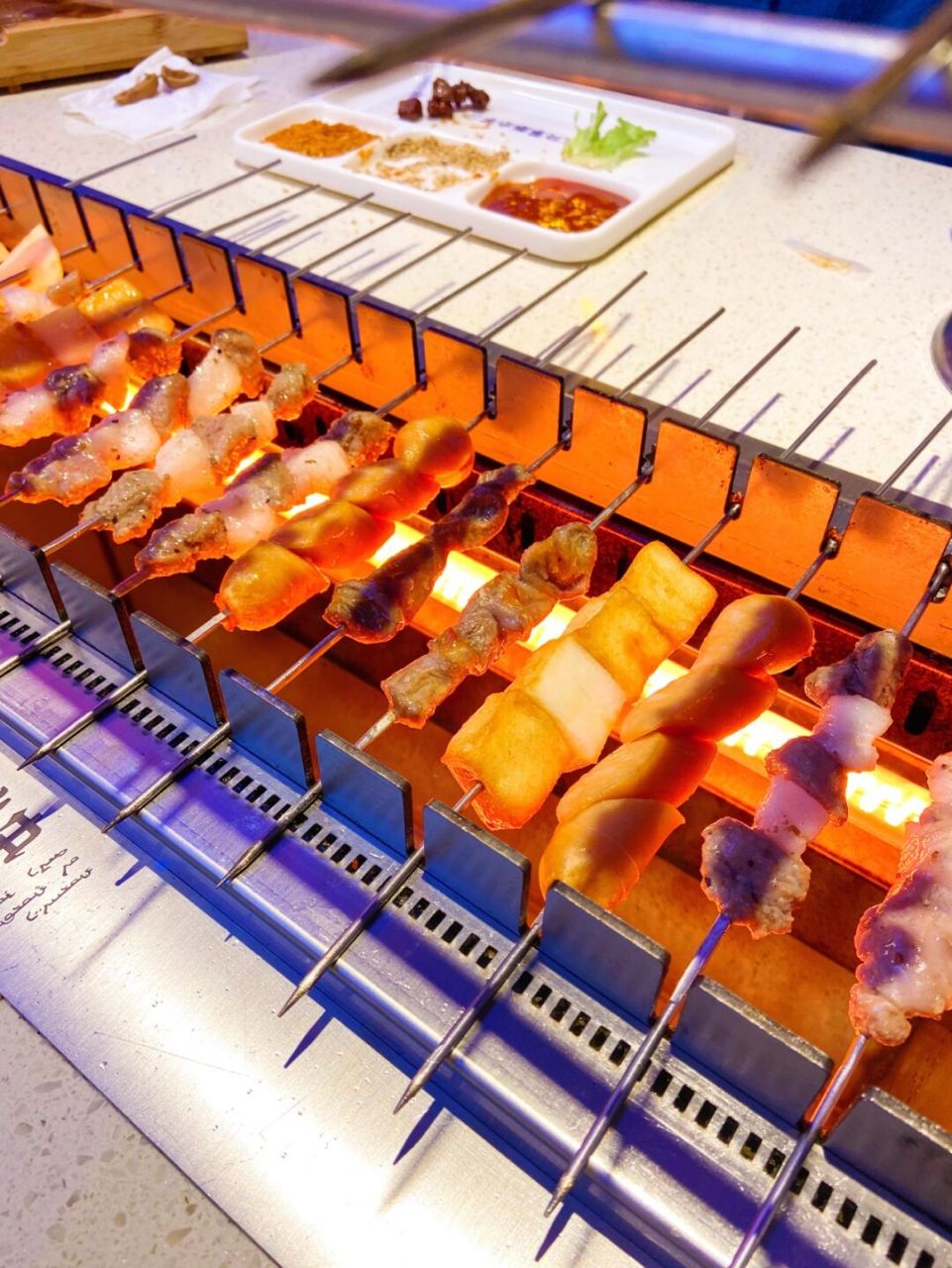 能吃到纯正内蒙古羊肉烤串 先说店,三只小羊,怡然城和汇中广场两家店