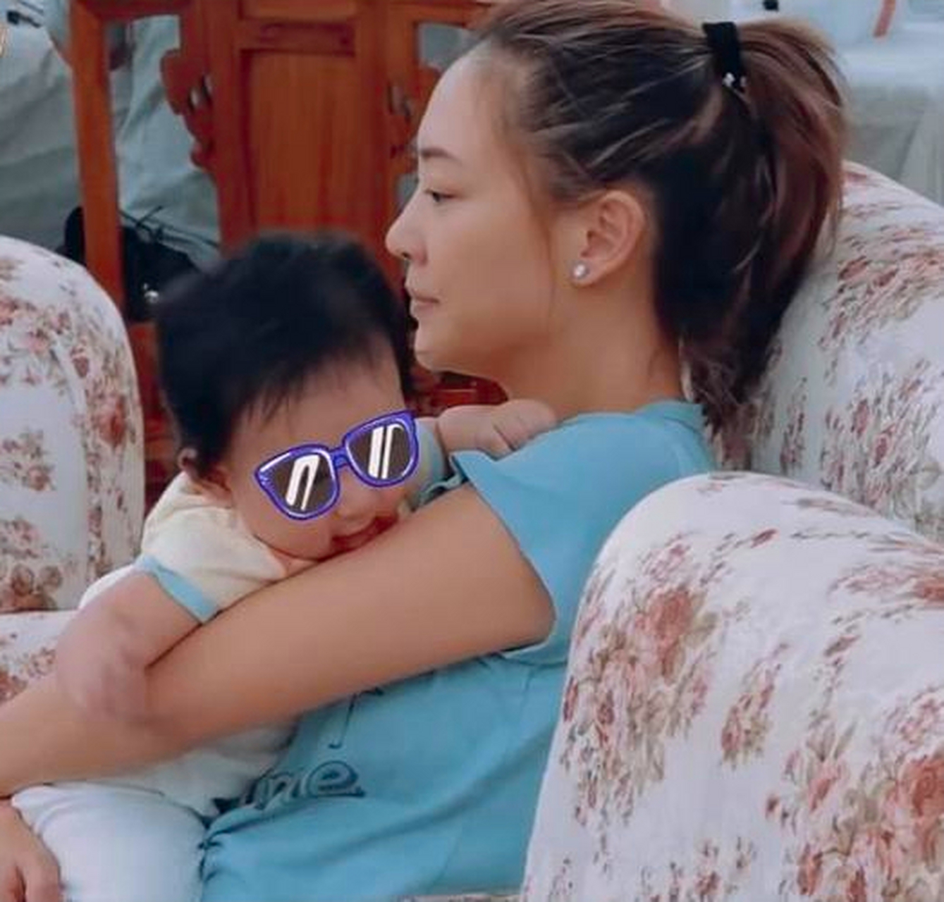 应采儿回应把hoho当成女孩养#那个拥有迷人长发的男孩子,在hoho的