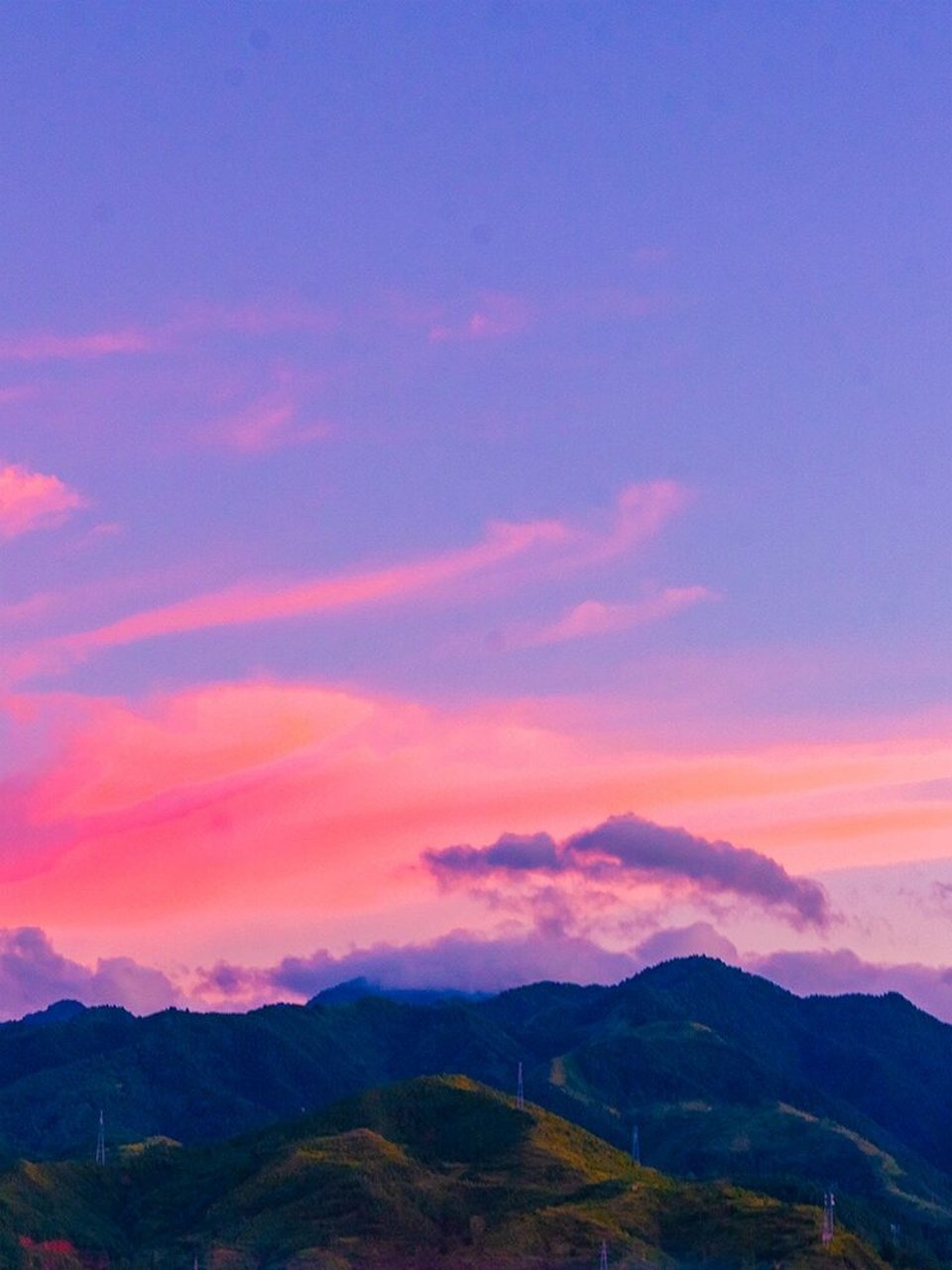 日落尤其温柔 人间皆是浪漫 傍晚黄昏,大雨过后,天空是那么的干净通透