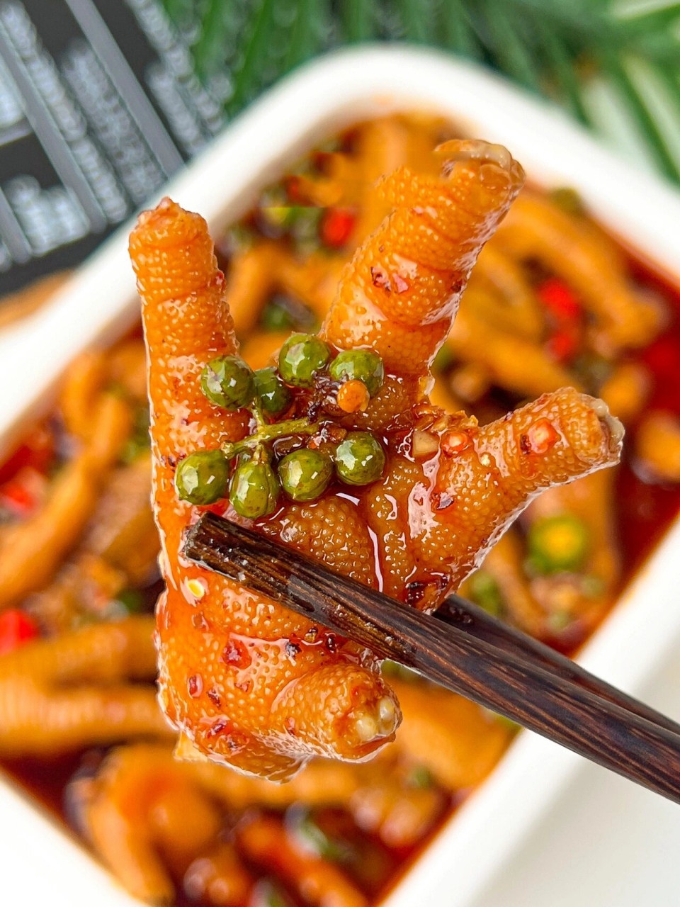 谁都无法拒绝的藤椒鸡爪7515麻辣鲜香7515 96快到饭点了