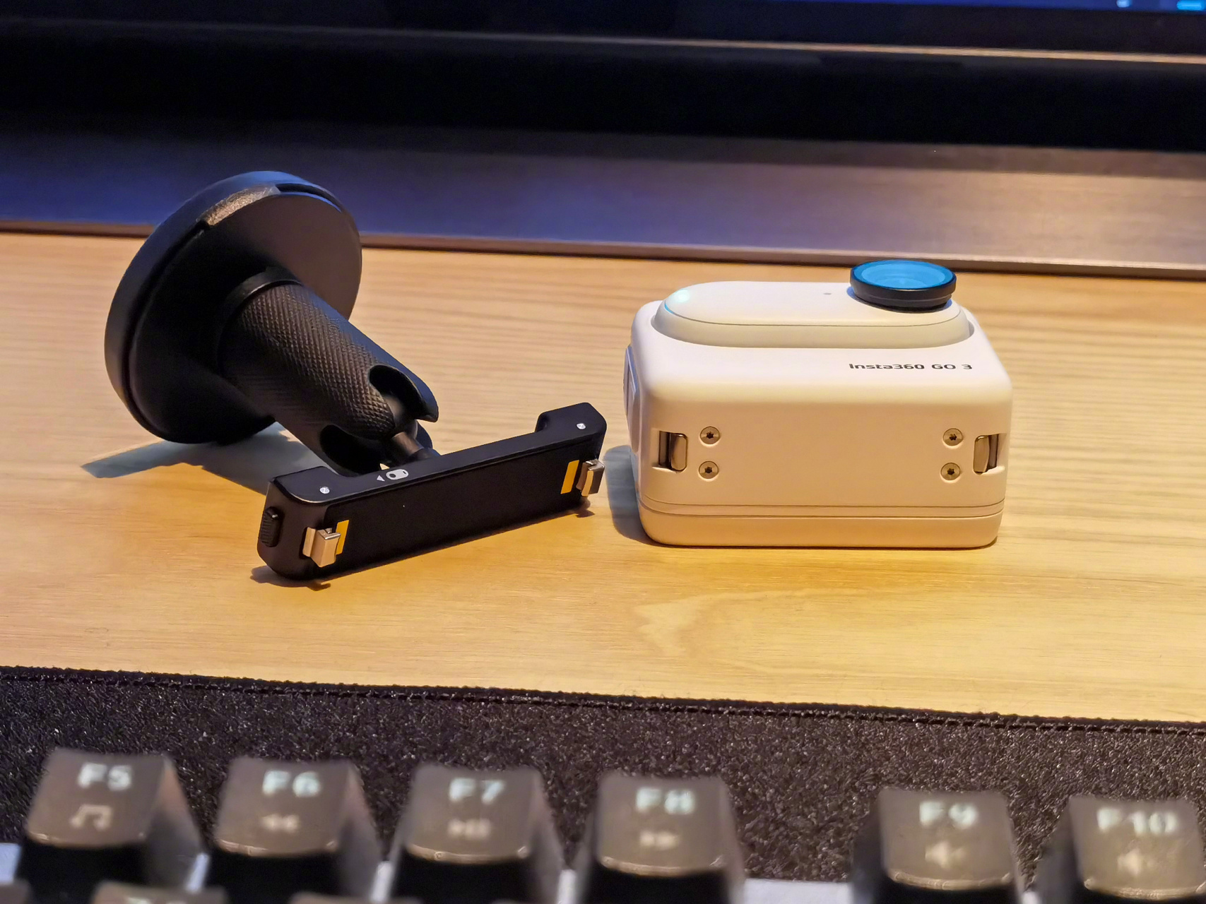 insta go 3拇指相机的第iii代,升级真是了不起啊.