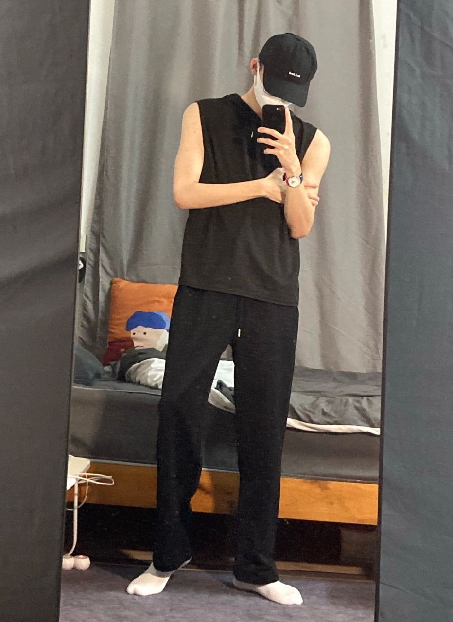 180  16615 性别男 爱好n 一个喜欢穿黑裤子的奶16615