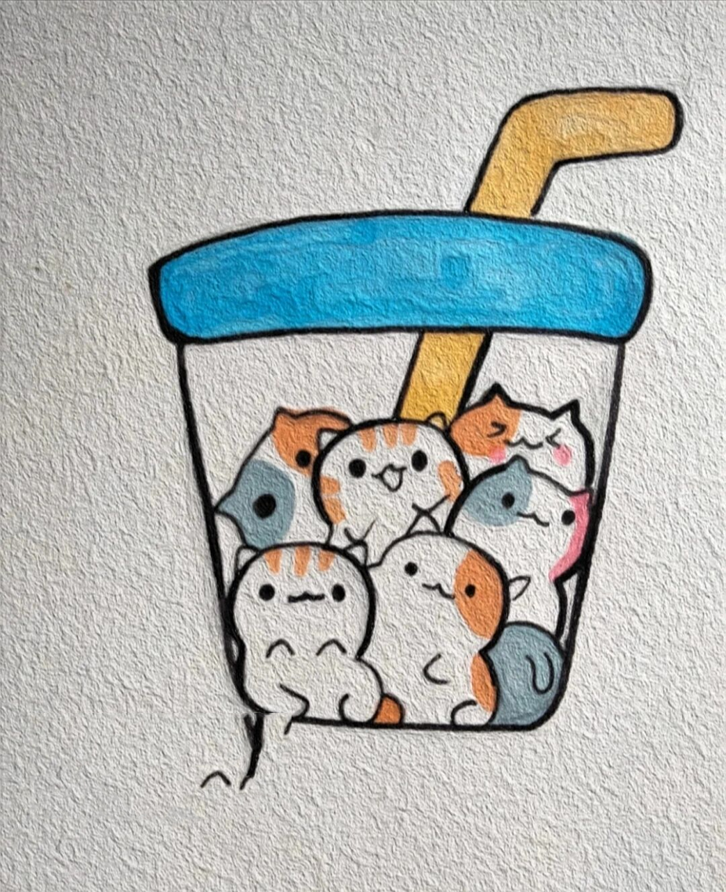 真的特别简单,只需要先挖杯子,再画猫,然后画上吸管,猫猫饮料