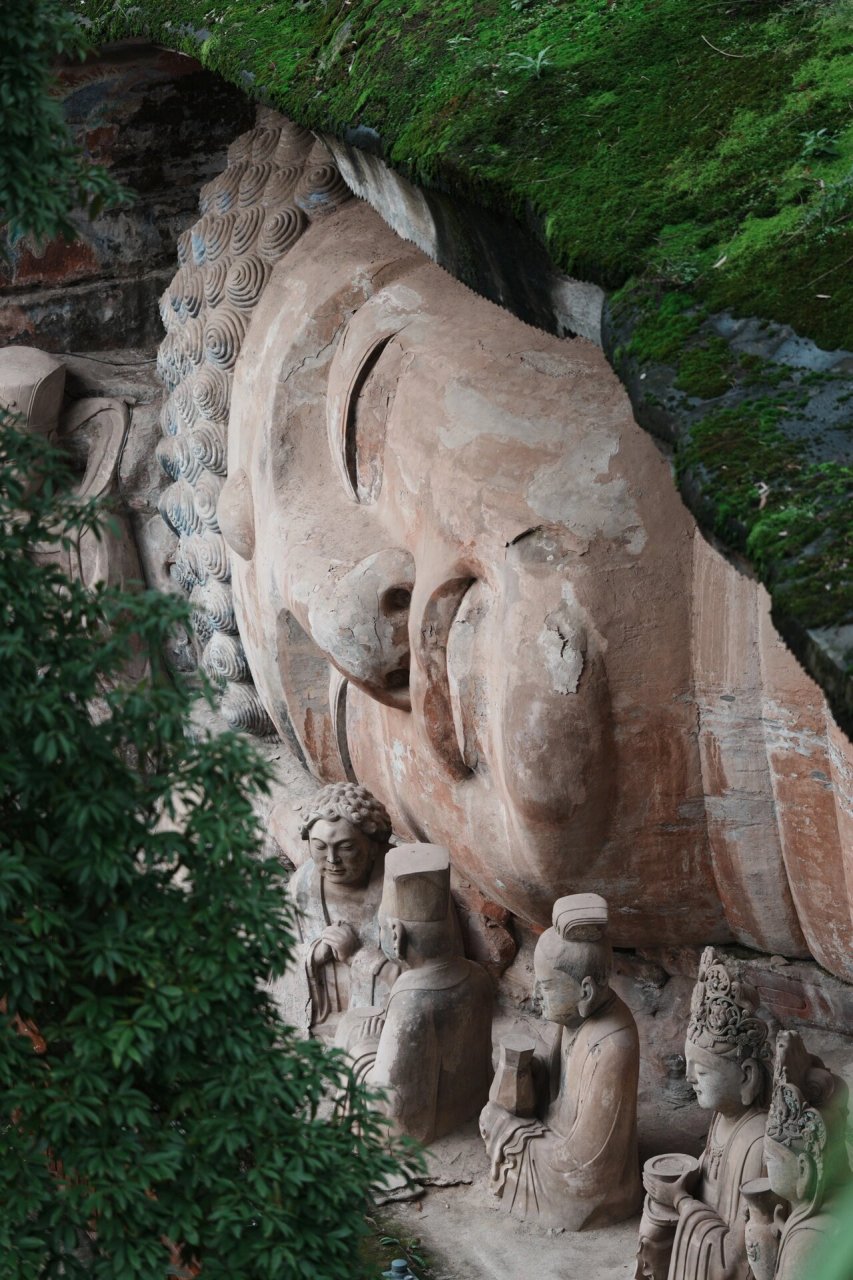在大足 川渝寻古之旅, 大足石刻卧佛. 在宗教造像里, 卧像是独特的.