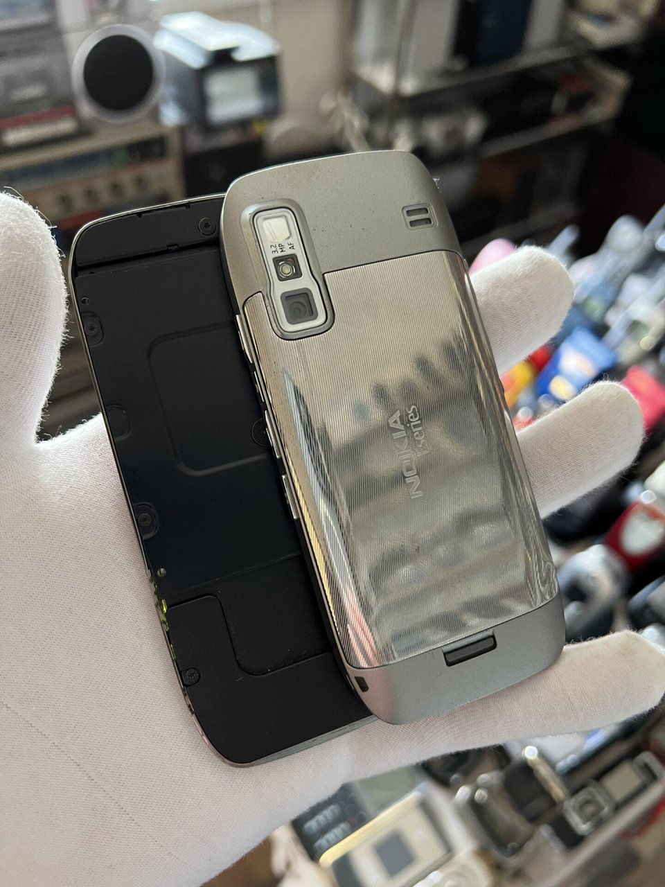 诺基亚 nokia e75 诺基亚2009年产品…… 320万像素,塞班s60系统