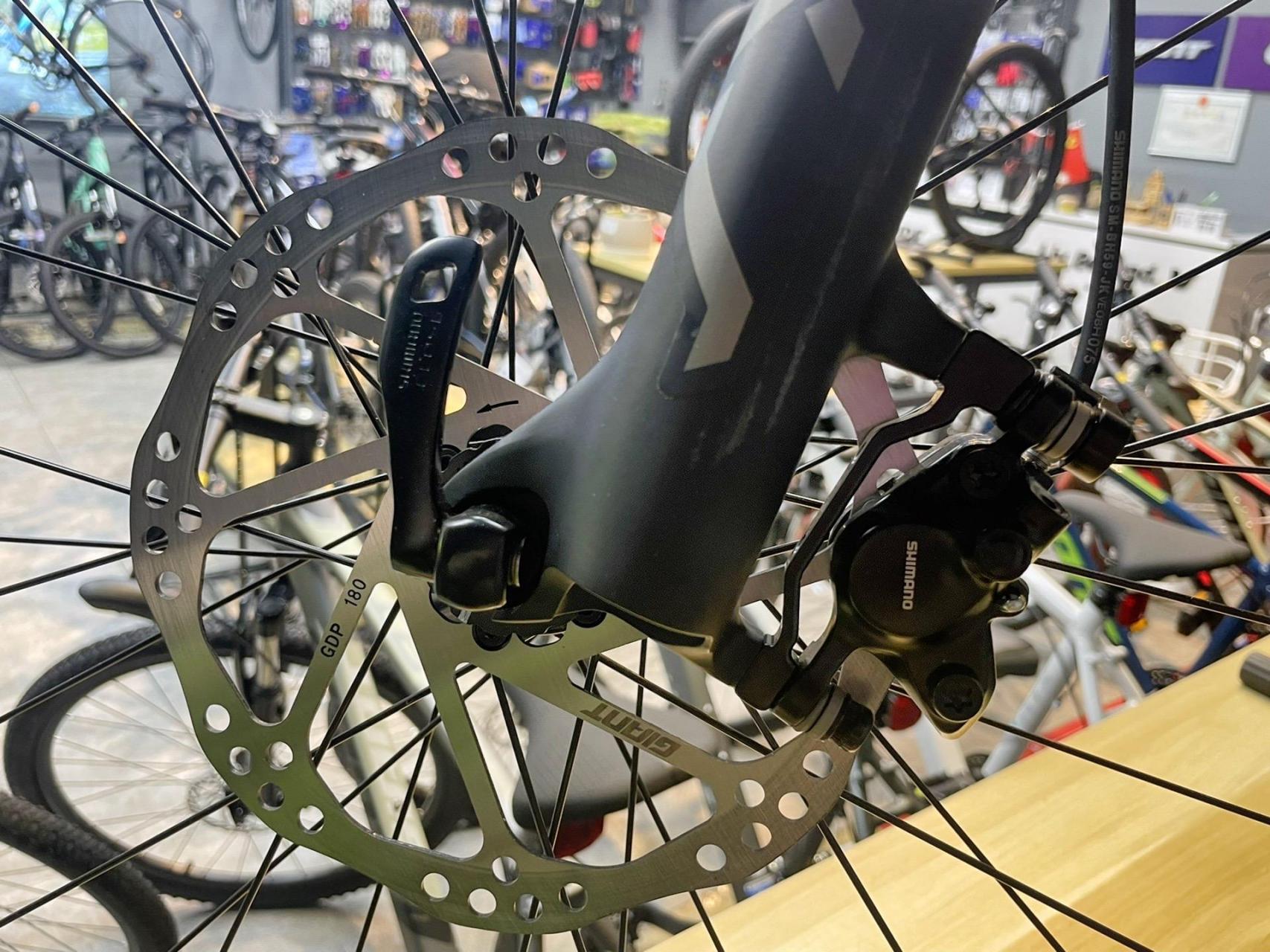 捷安特xtc800plus 24款(皱纹金油)月桂叶绿 铝合金车架,搭配气压前叉