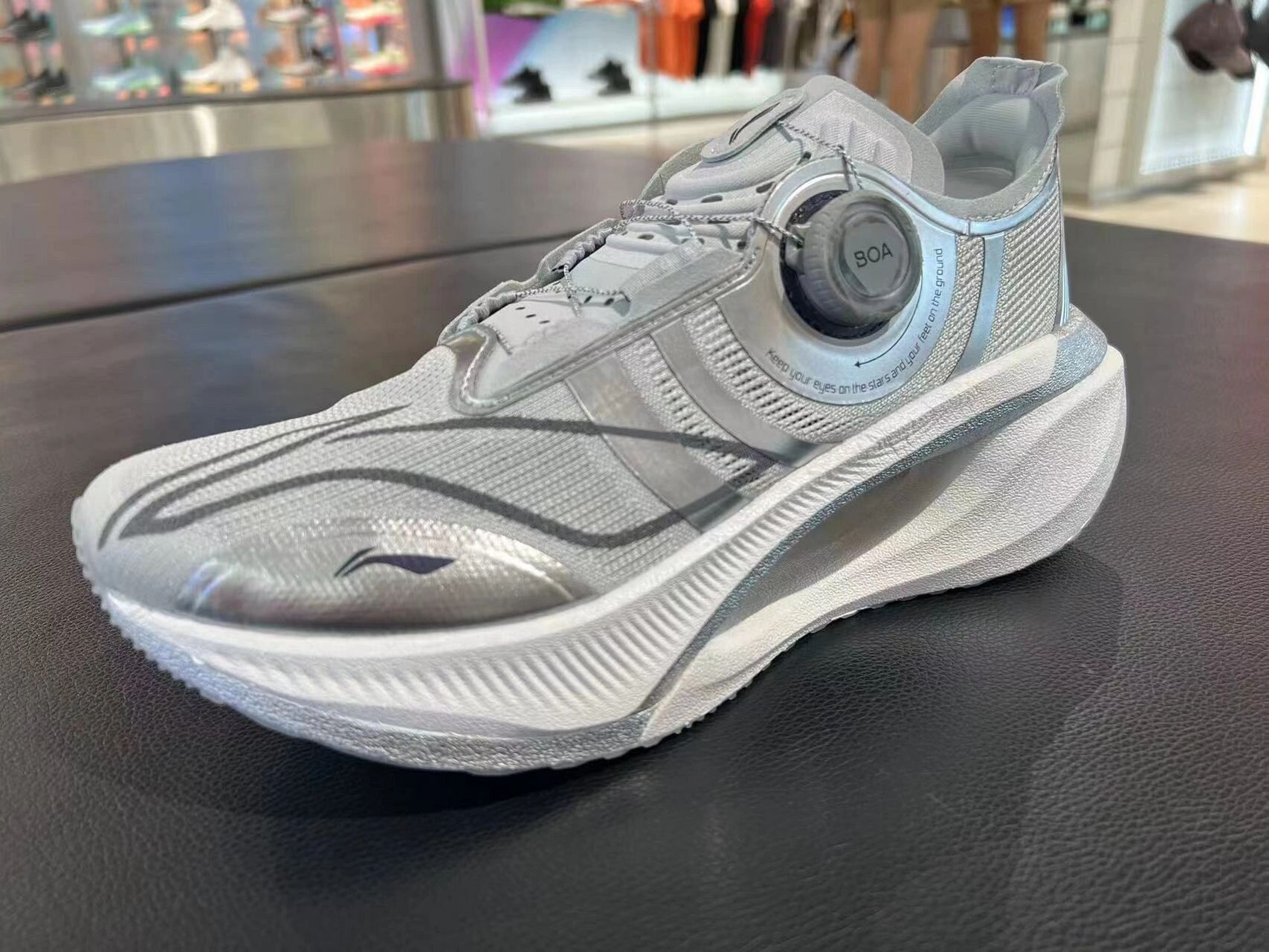 李宁大绝影2.0      超级减震耐磨透气马拉松跑鞋 鞋带系侧边boa锁扣