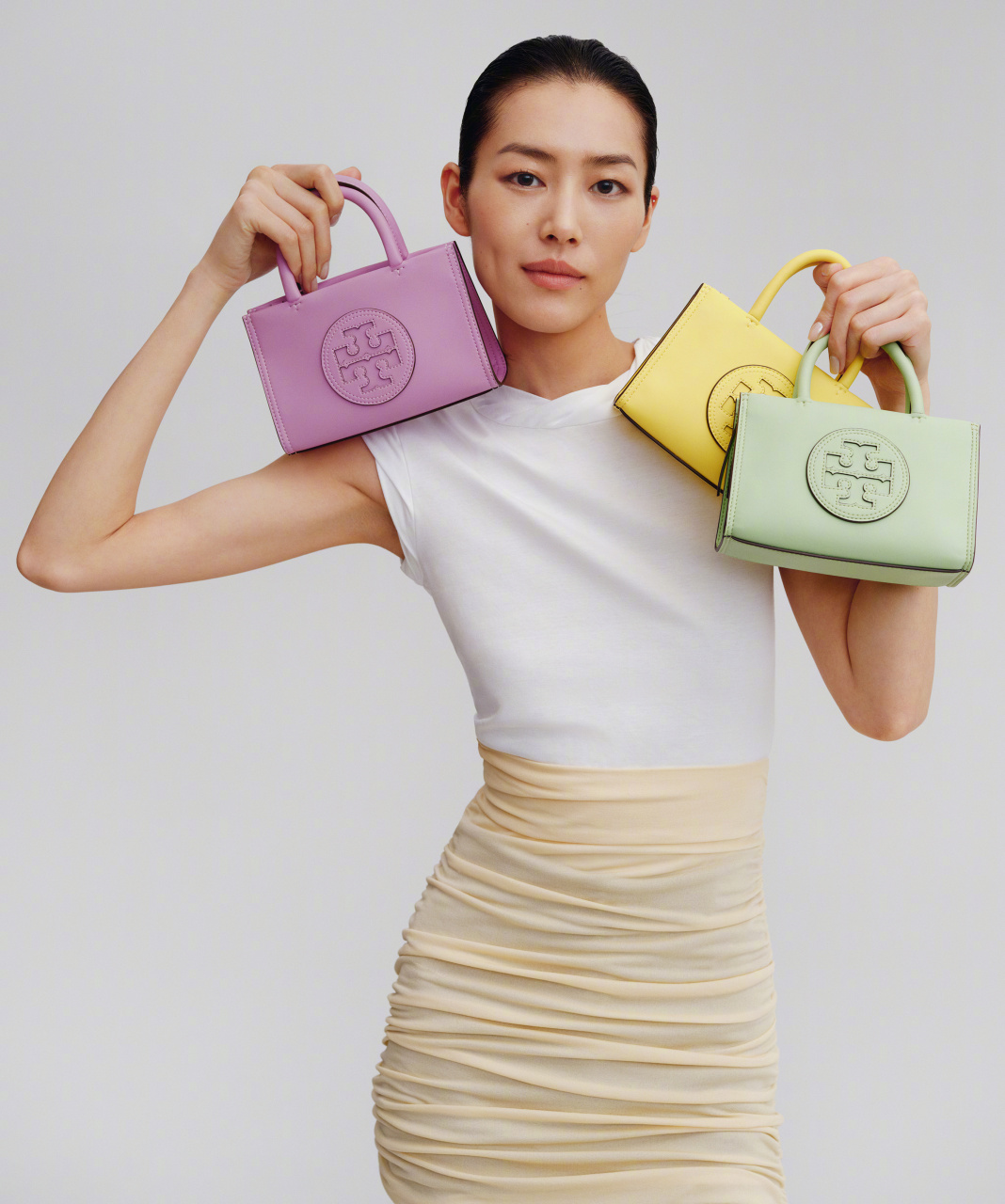 tory burch推出ella bio系列手袋,将品牌具有标志性与受欢迎的手袋