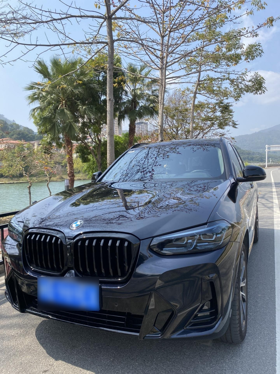 虽然你被315点名了,但是炭黑色的宝马x3真的是帅人见人爱,谁开过都说
