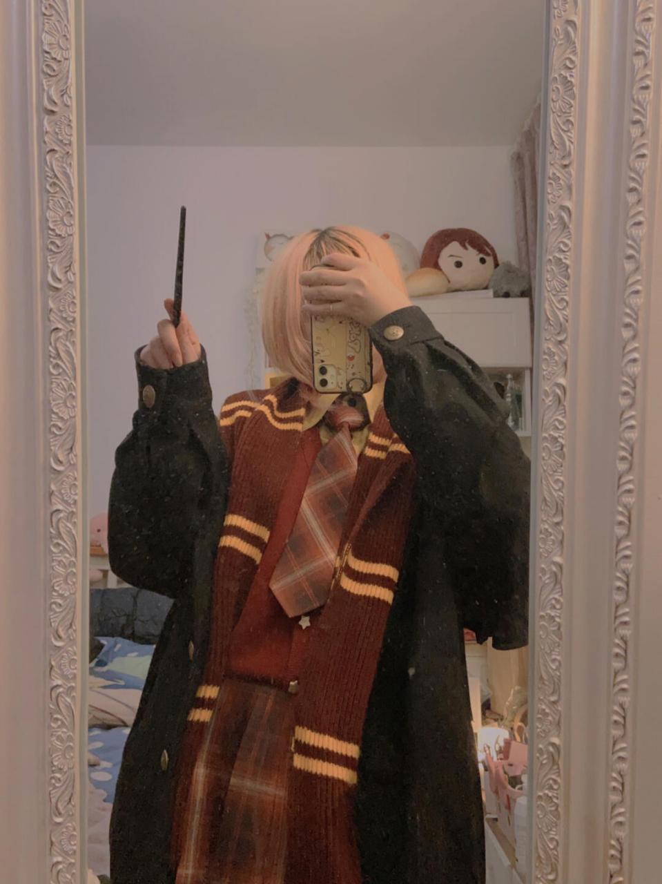 格兰芬多穿搭行为: 红黄配色真的是太好看啦! 今天是狮院小学妹!