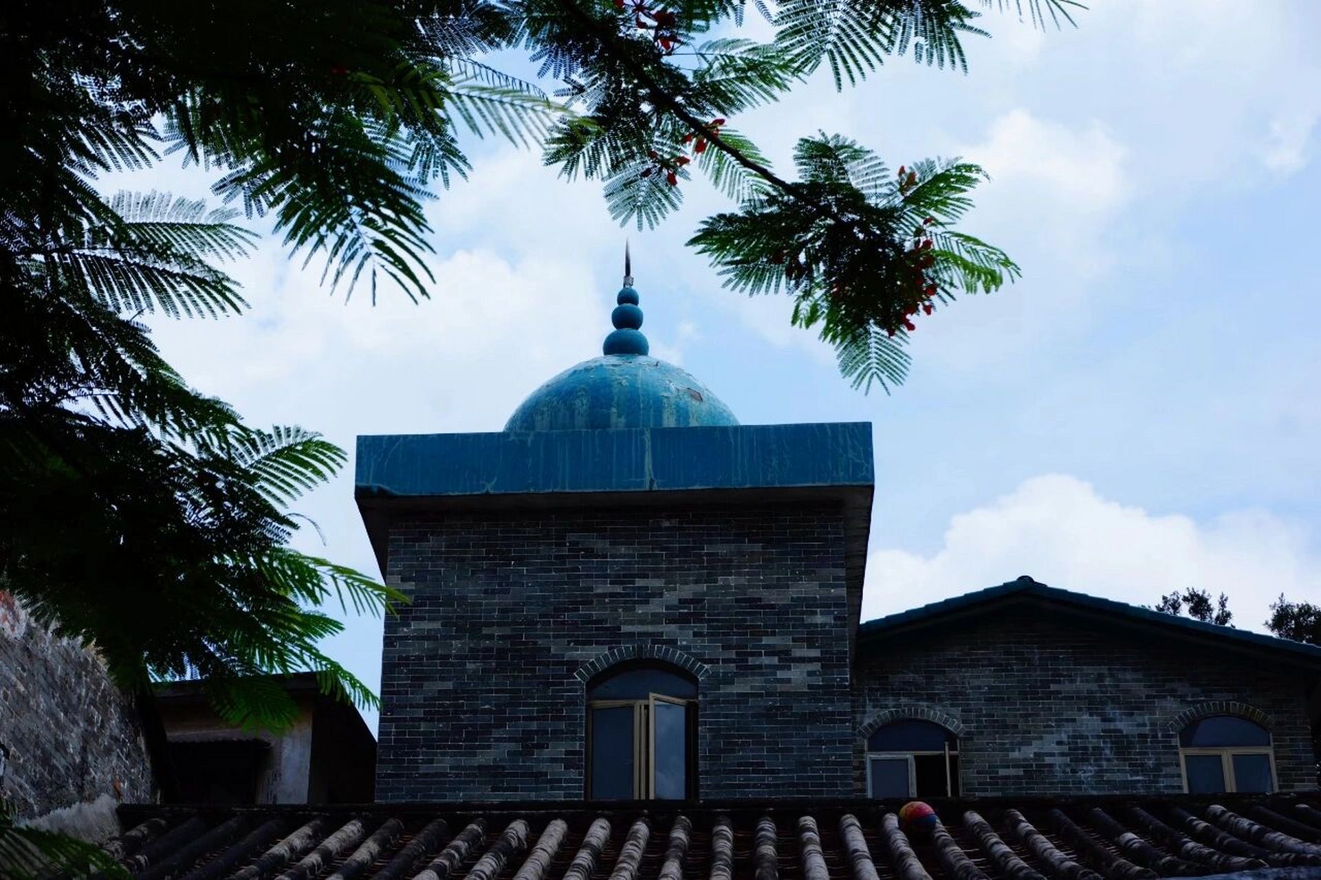 怀圣寺又名狮子寺,俗称光塔寺,是中国四大古代清真寺之一,也是我国