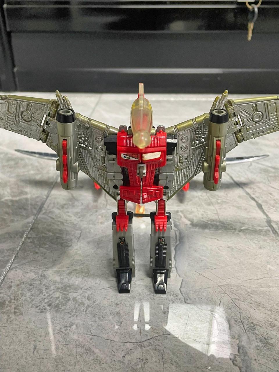 变形金刚g1飞镖1984年日版日产. .