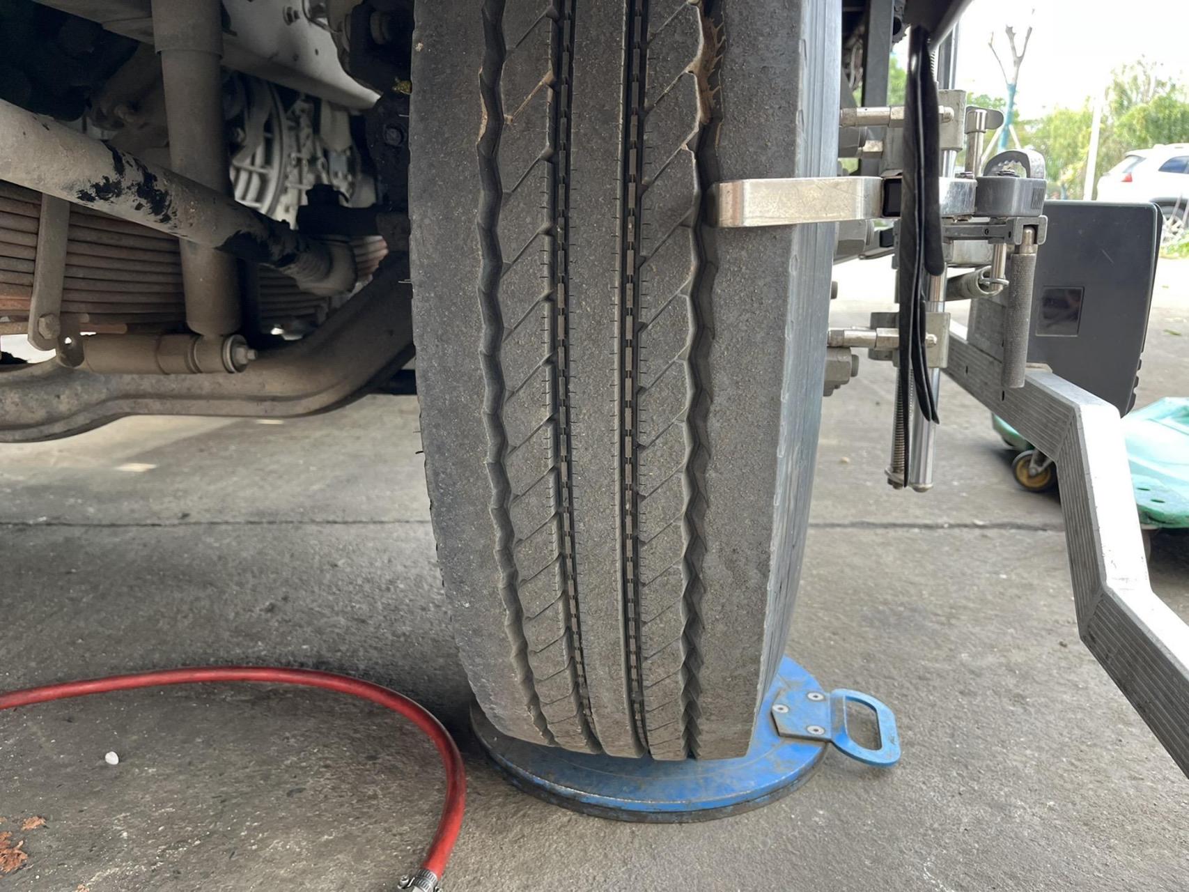 朋弟大车四轮定位.