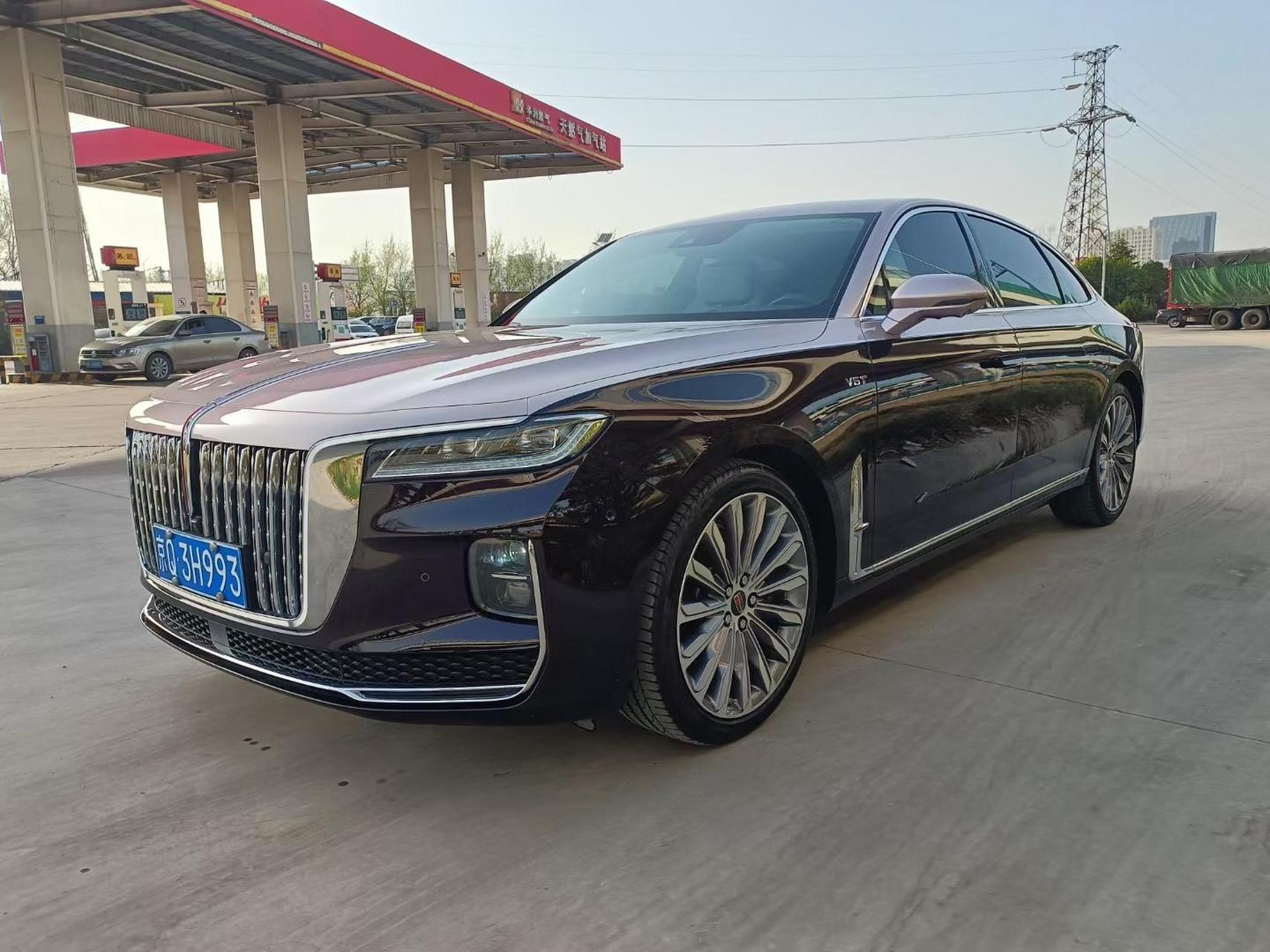 拿下22年差几天最美双拼配色红旗h9,3.0t四座,顶配指导价53.