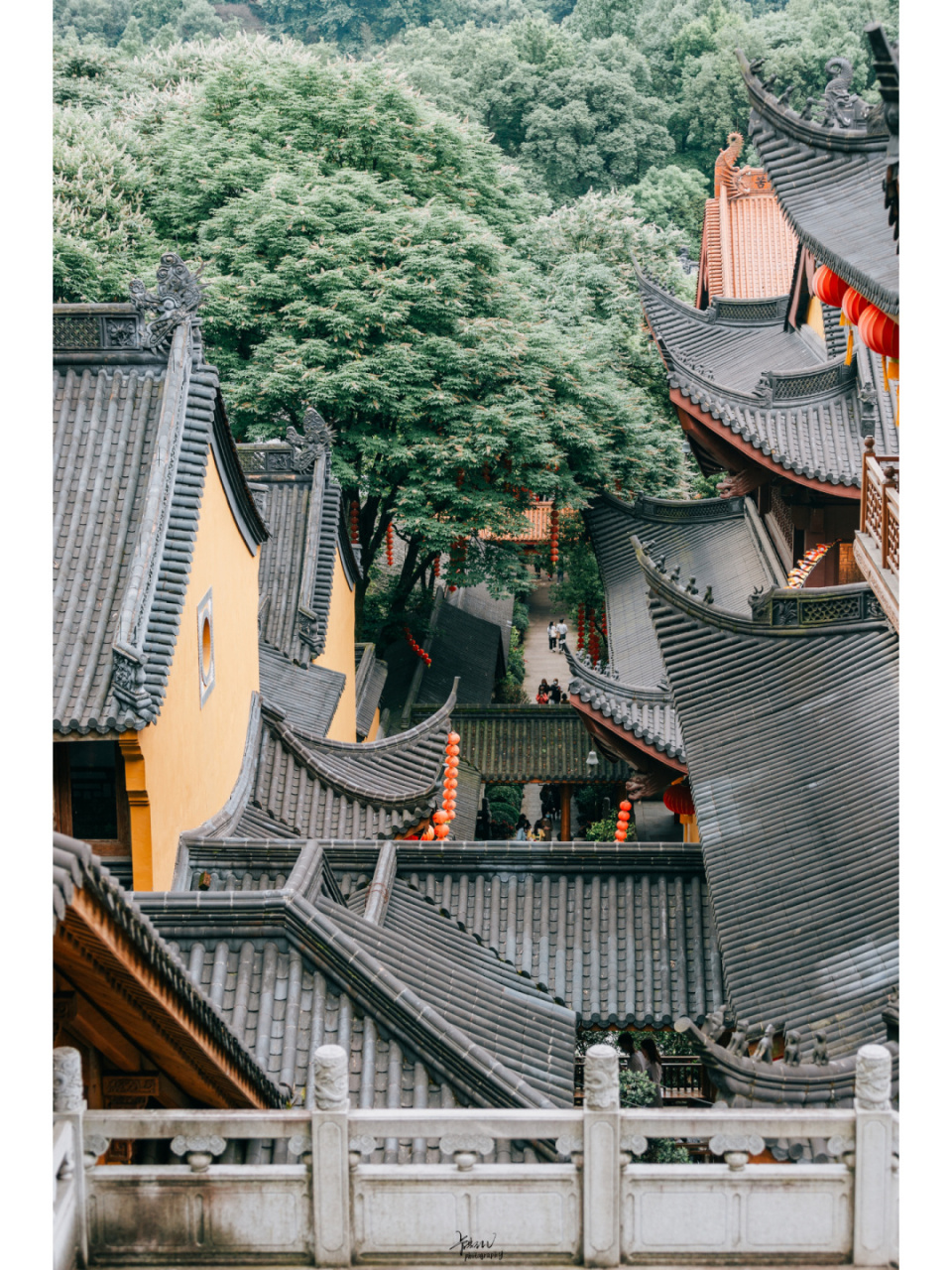 杭州法喜寺,曾经深藏山中无人识, 近两年却成为众多年轻人的"网红打卡