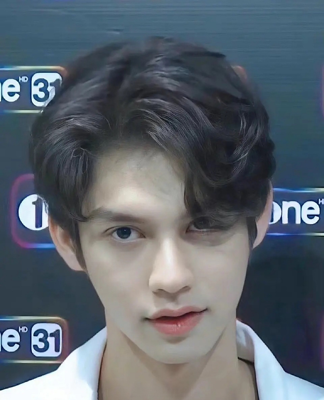 听说这位bright是泰国最红的顶流,靠演道明寺爆火,你能get到他的颜值