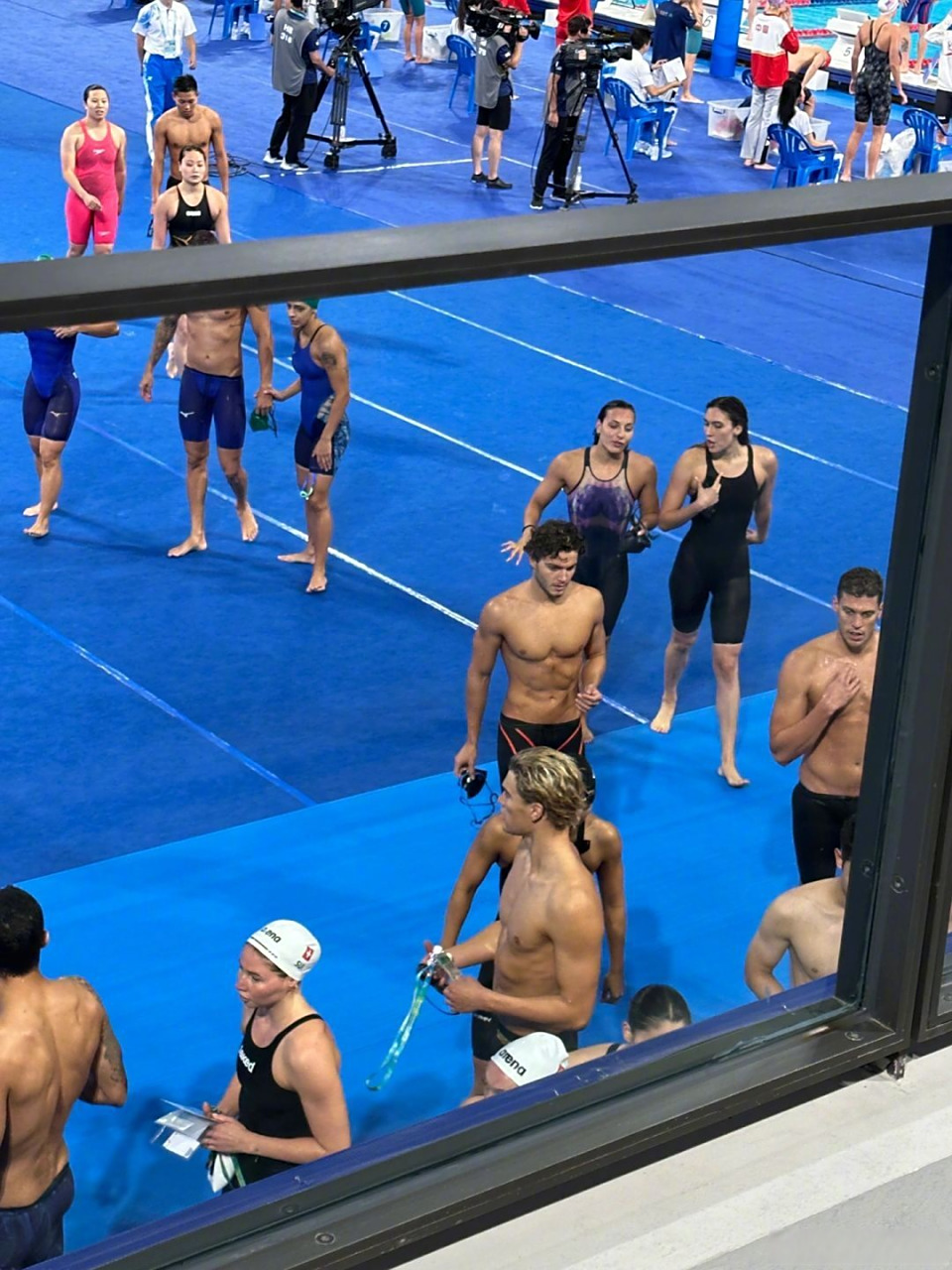 大运会的游泳选手们,这宽肩窄腰和腹肌,怪不得游泳项目的门票大家抢得