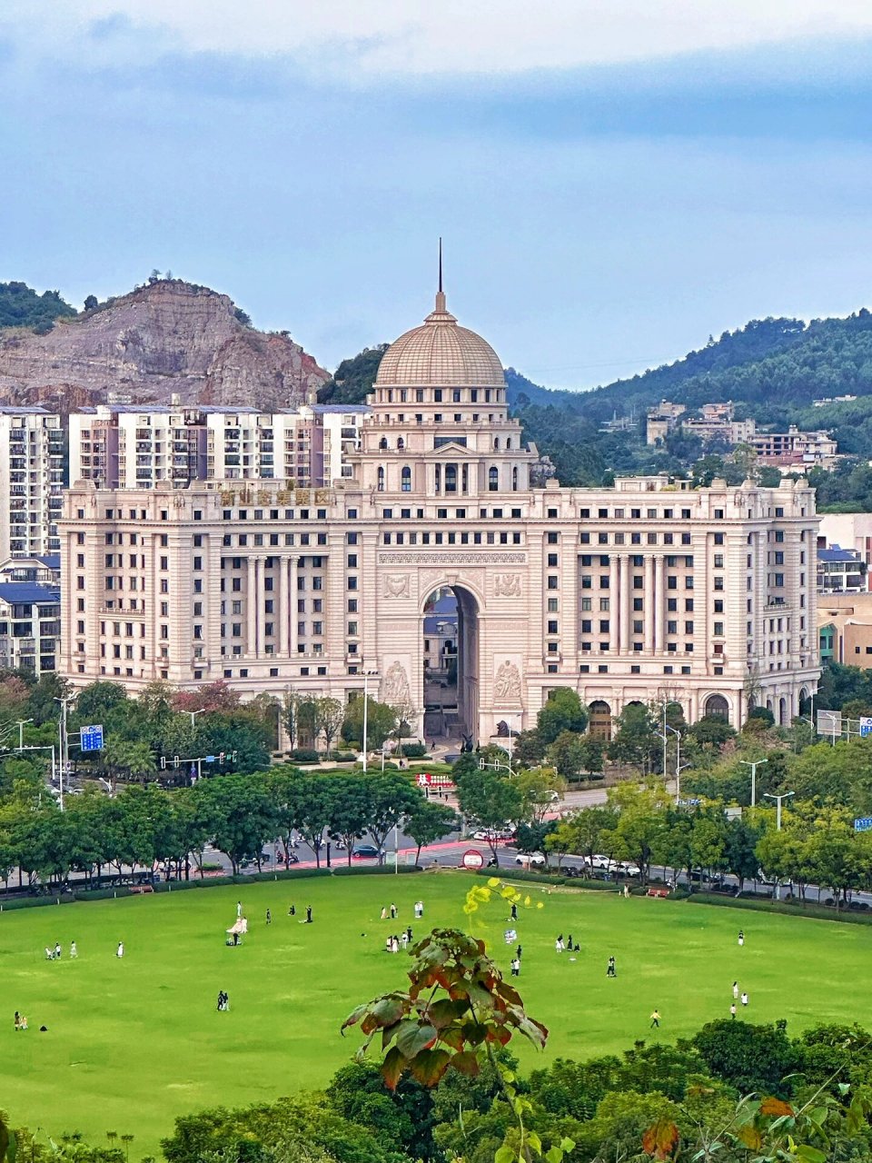 柳州|马鹿山 一直都在草坪上带孩子玩,没想到还可以爬到山顶俯瞰下面