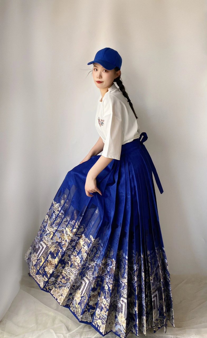 t恤搭马面裙也太休闲啦!