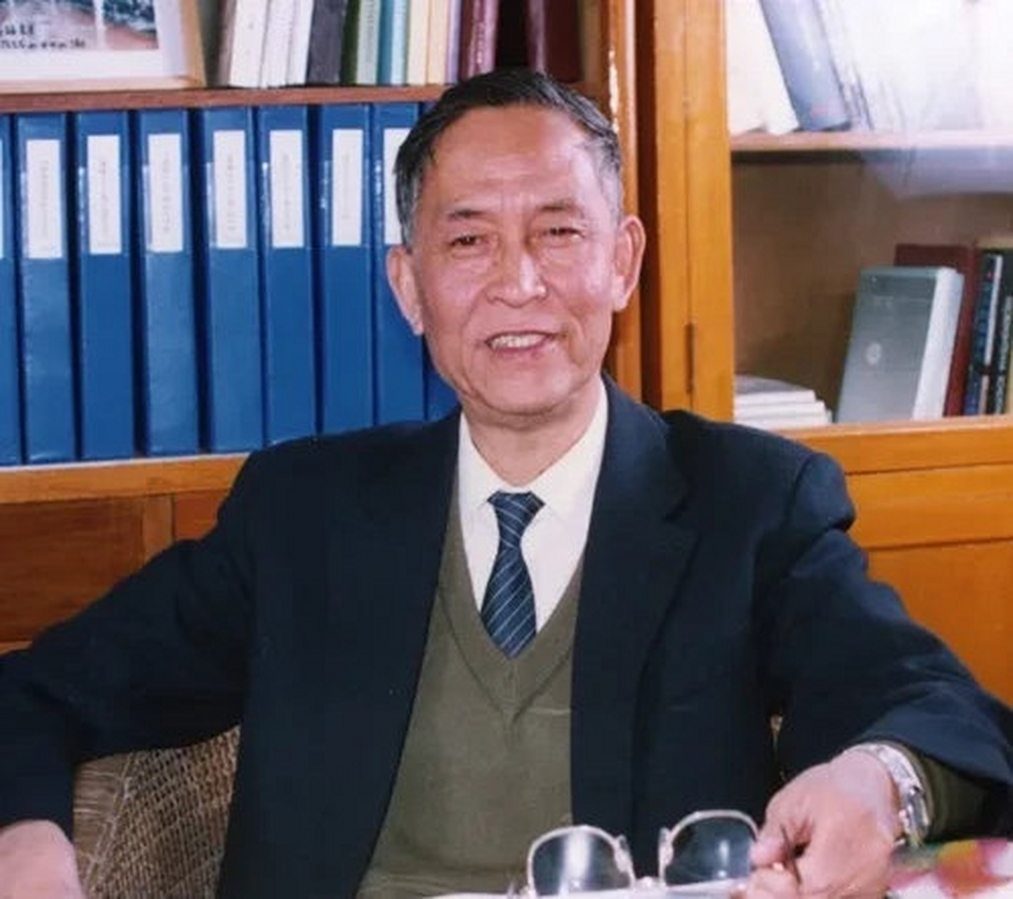 邓锡铭来自东莞,毕业于北京大学,30多年如一日为我国的激光事业抛头颅
