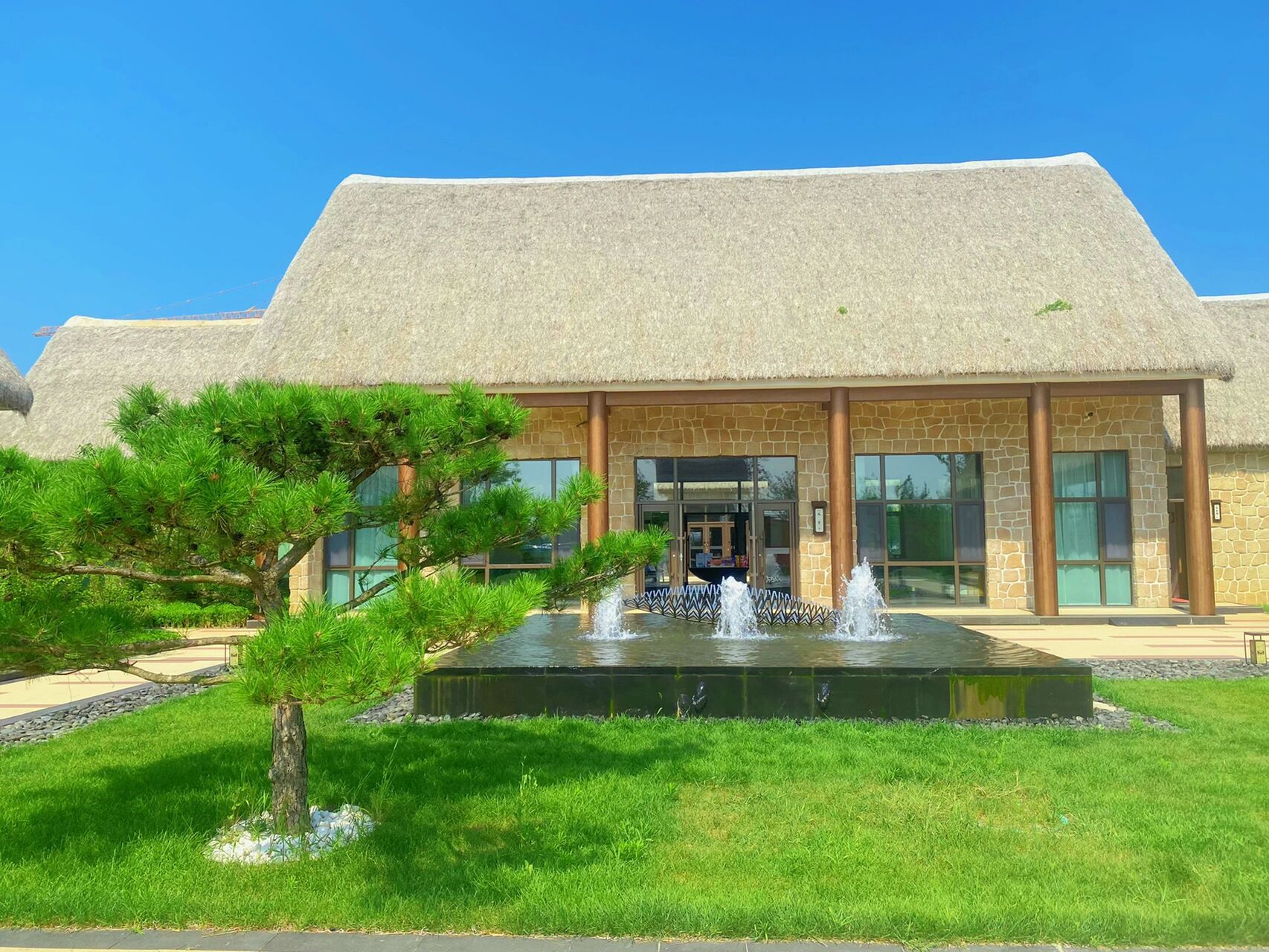 那香海98附近的海草房92网红民宿90 #威海行最后一站:荣成市