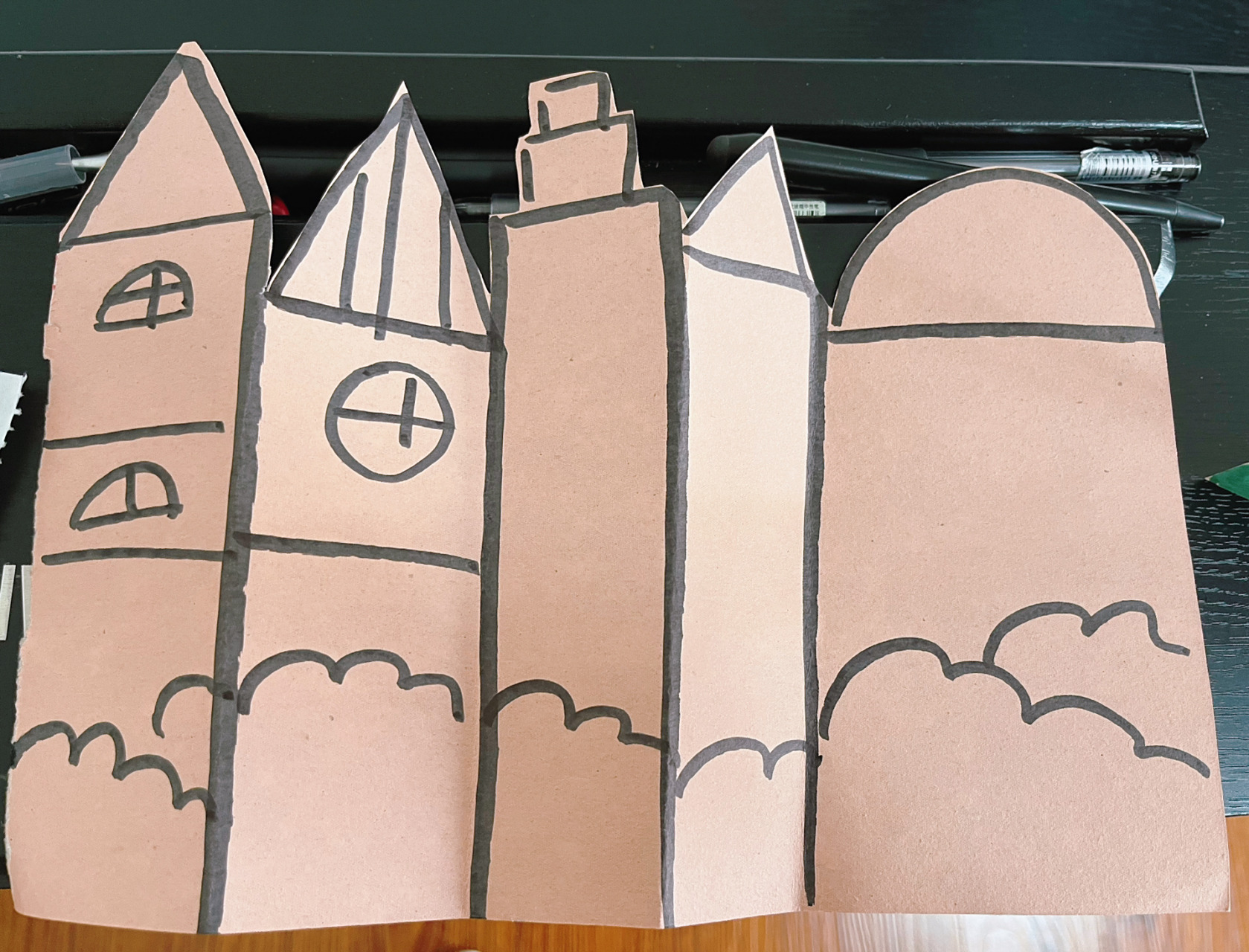 立体手工《家乡的高楼大厦》 艺术活动《家乡的高楼大厦》(手工) 1