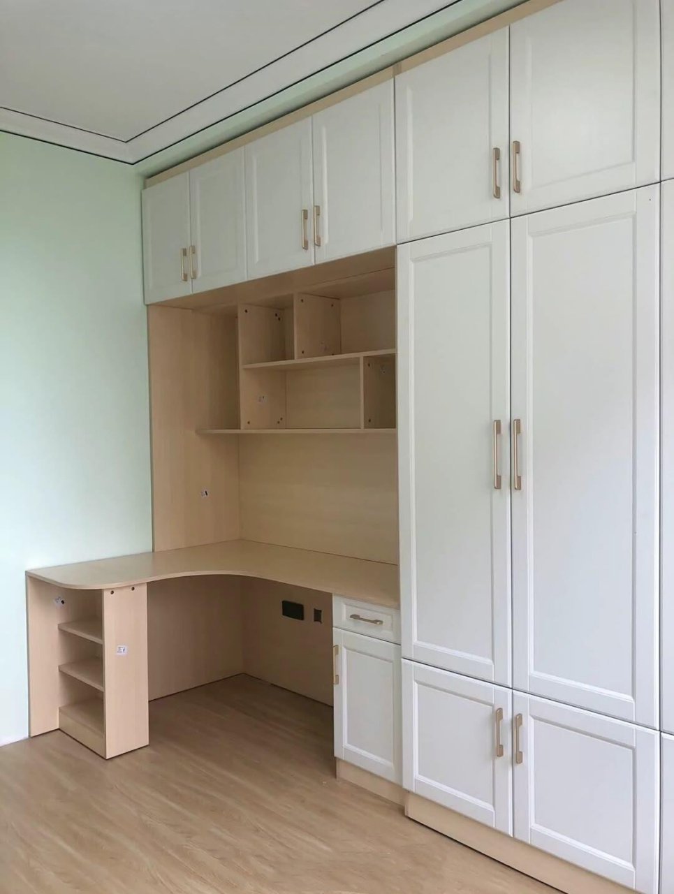 全屋定制柜子一平方多少钱(怎么算面积) 大家好,我是全屋定制阿伟.