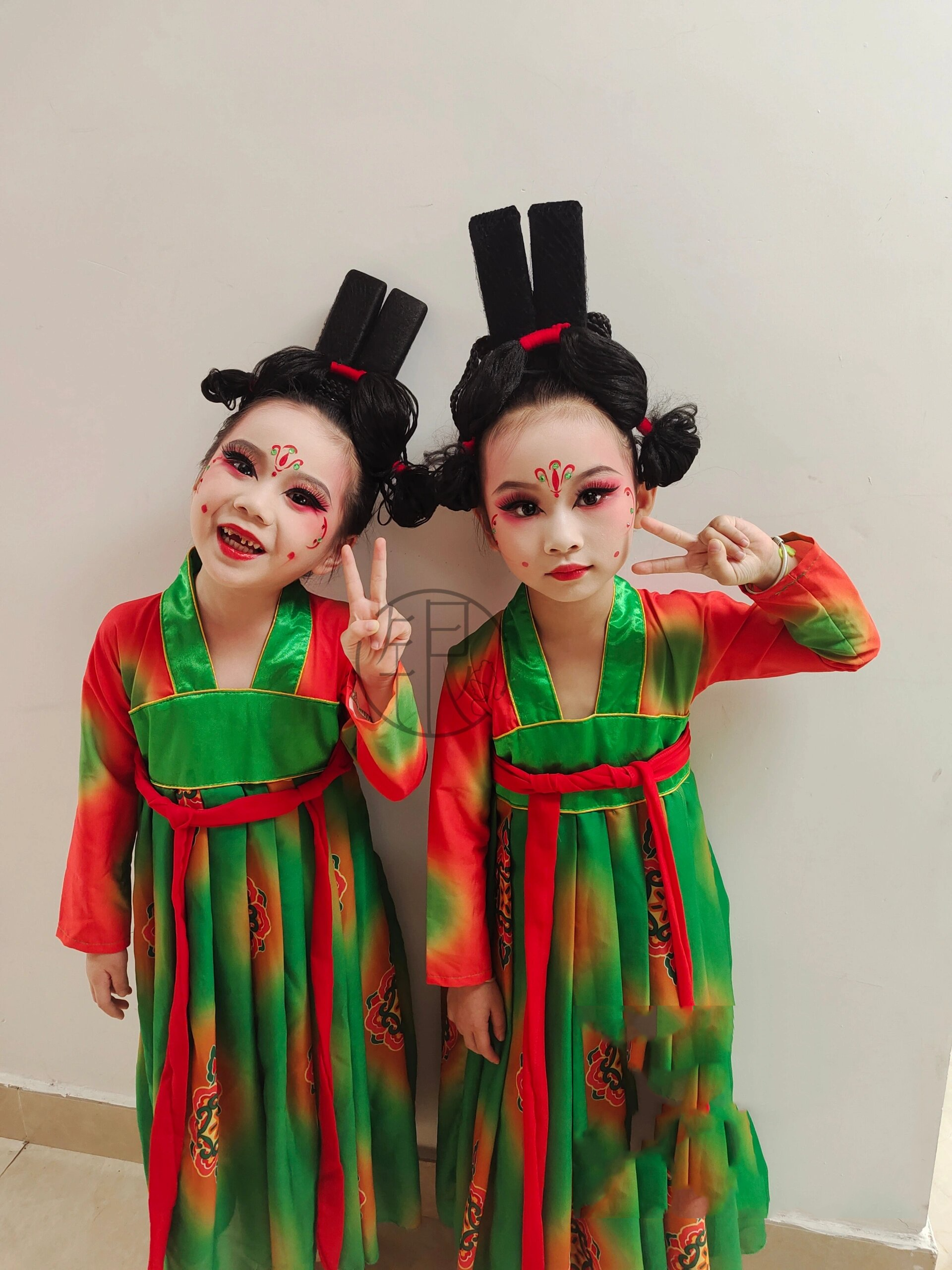 唐宫夜宴舞蹈妆面 儿童演出妆容分享
