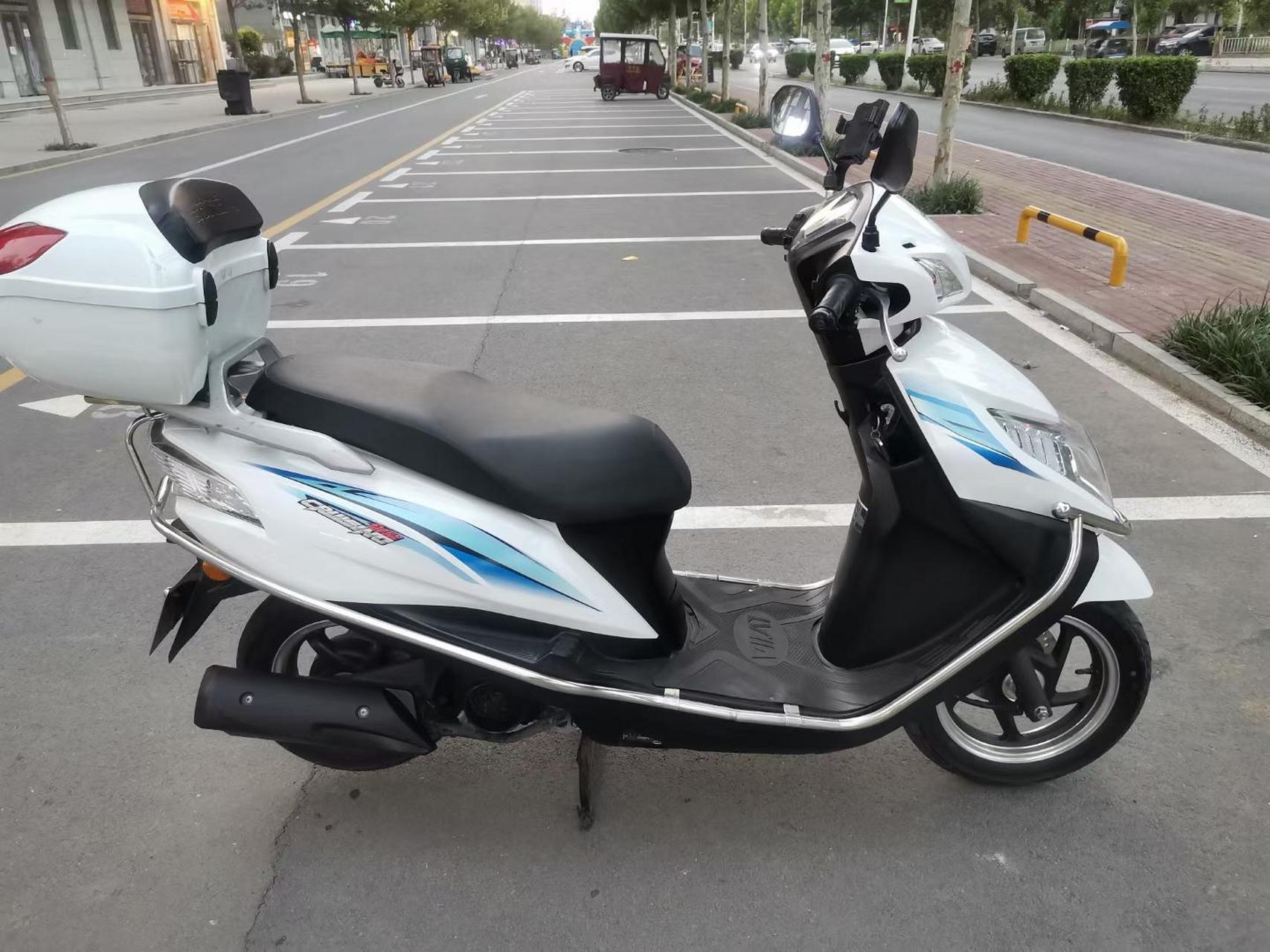 五羊-本田 御鲨 电喷 125 踏板 新车9千多  现在特别合适 实表7千多
