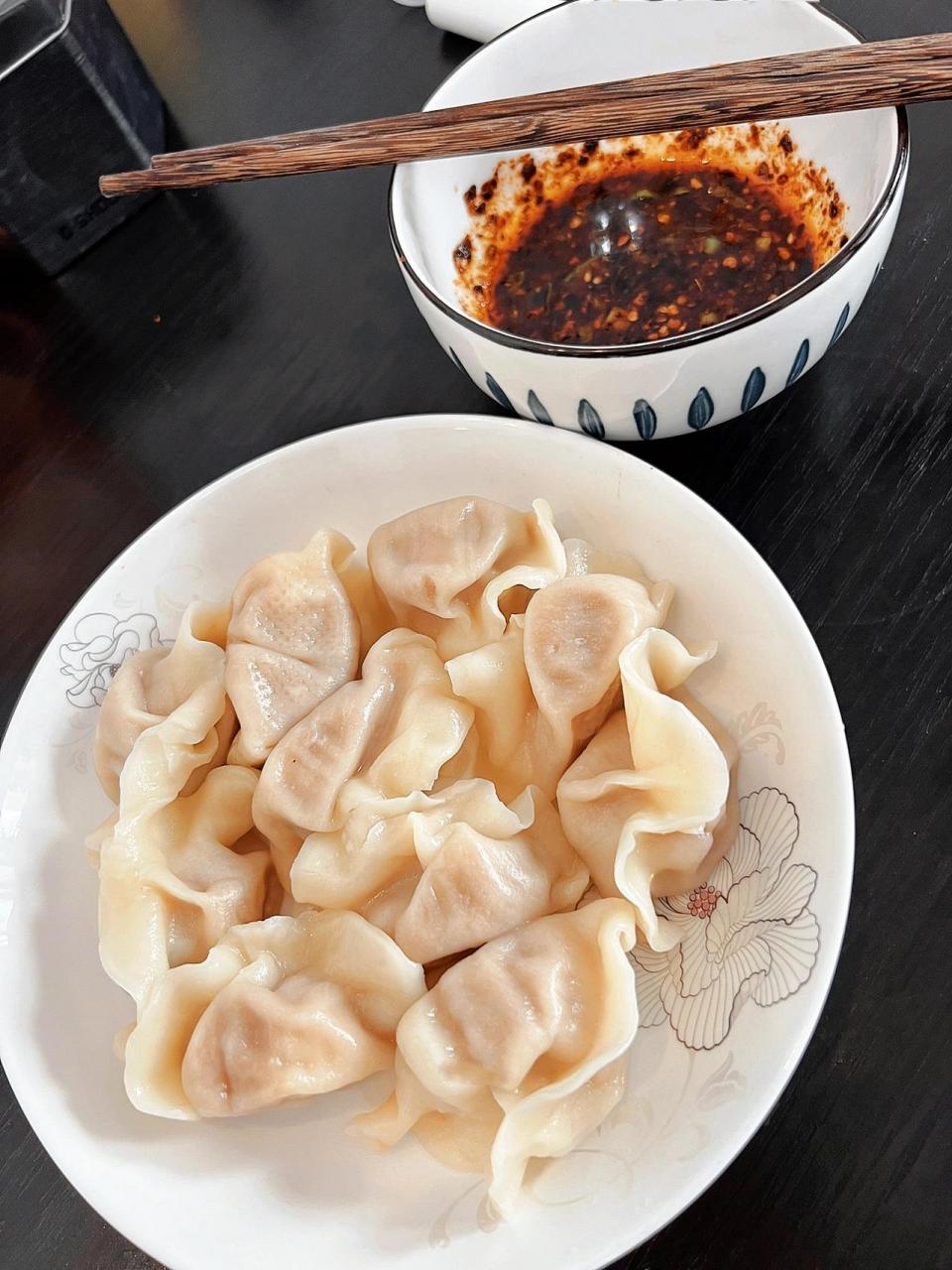 羊肉胡萝卜馅饺子,爱吃羊肉的都给我包起来 太香了,在来内蒙之前我