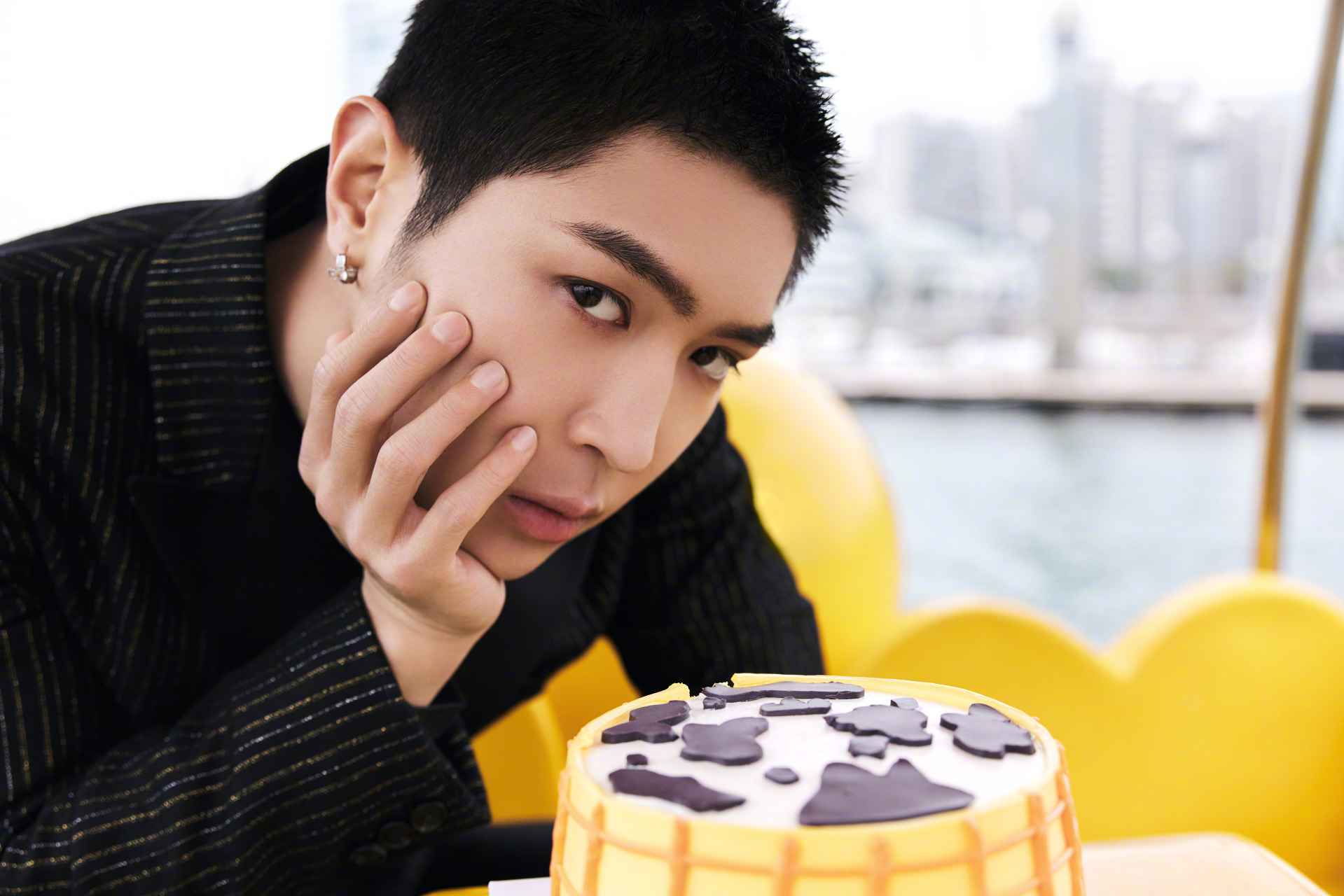 马伯骞28岁生日寸头写真 春日好时光,28岁的马伯骞victor 生日快乐!