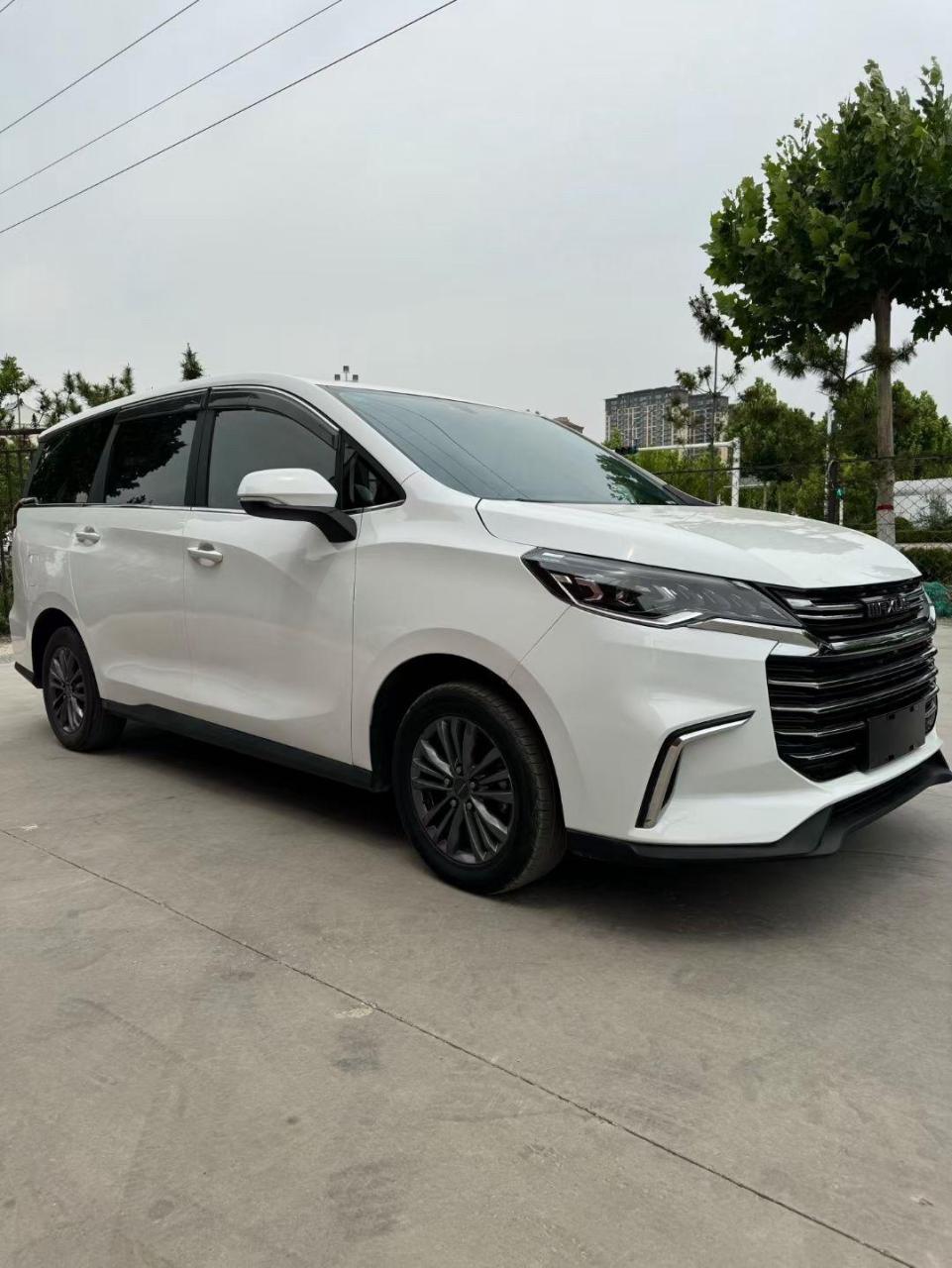 全款90六万多: 20年8月上汽大通g50,7座商务车,搭载1.