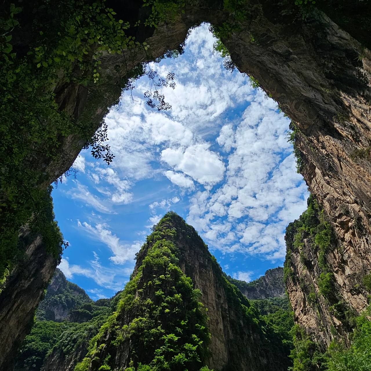 山西长治八泉峡一日游旅游攻略 今年最火的景点之一当属八泉峡了 八泉
