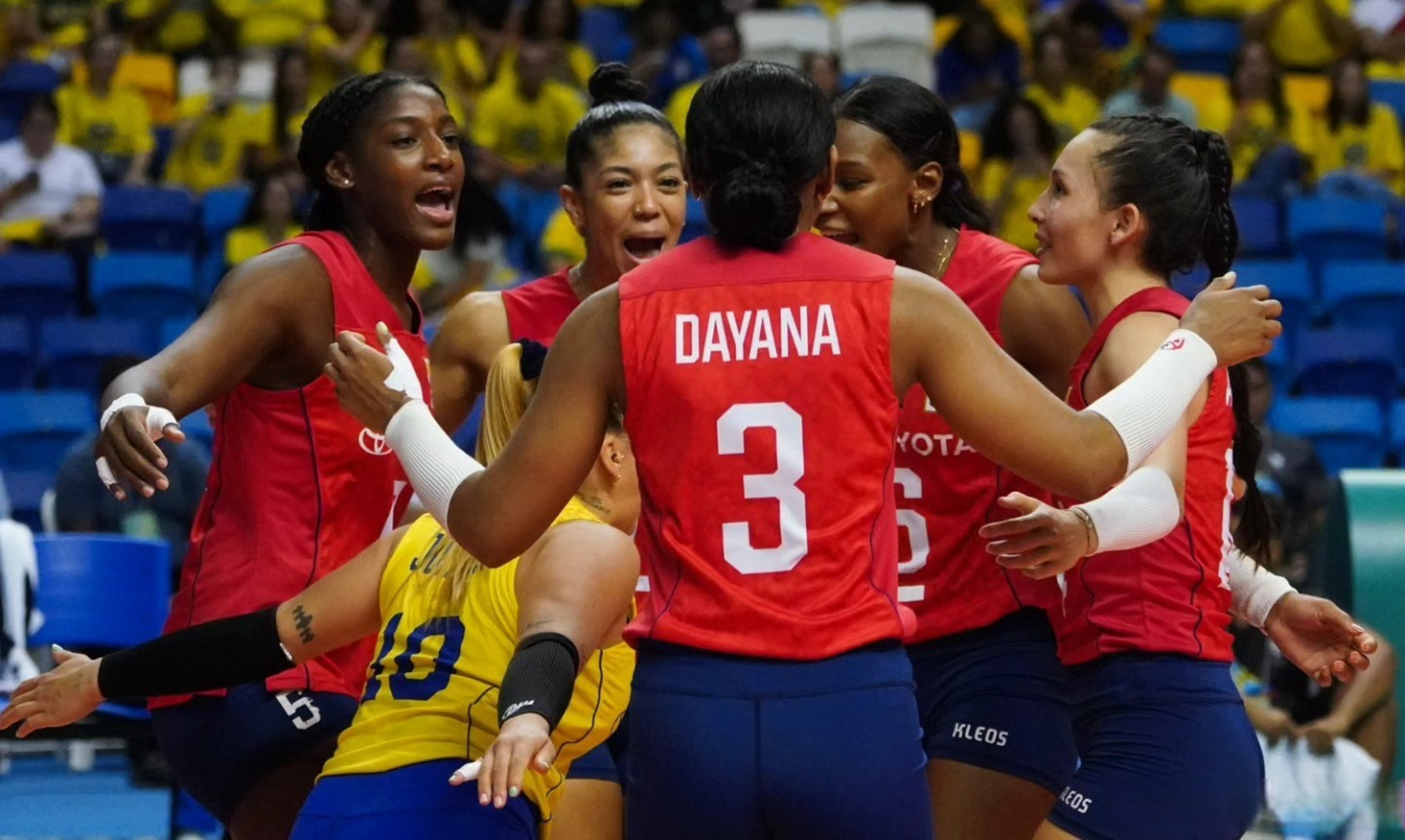 国际排坛动态# 南美女排锦标赛第四比赛日,东道主巴西3-0(25/14, 25