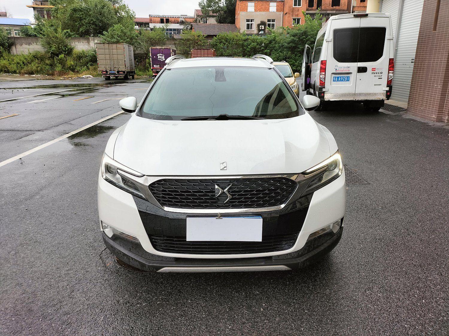 精品ds6.ds 2015年 ds6 1.6thp thp200 豪华版 15年上牌的ds6,自动1
