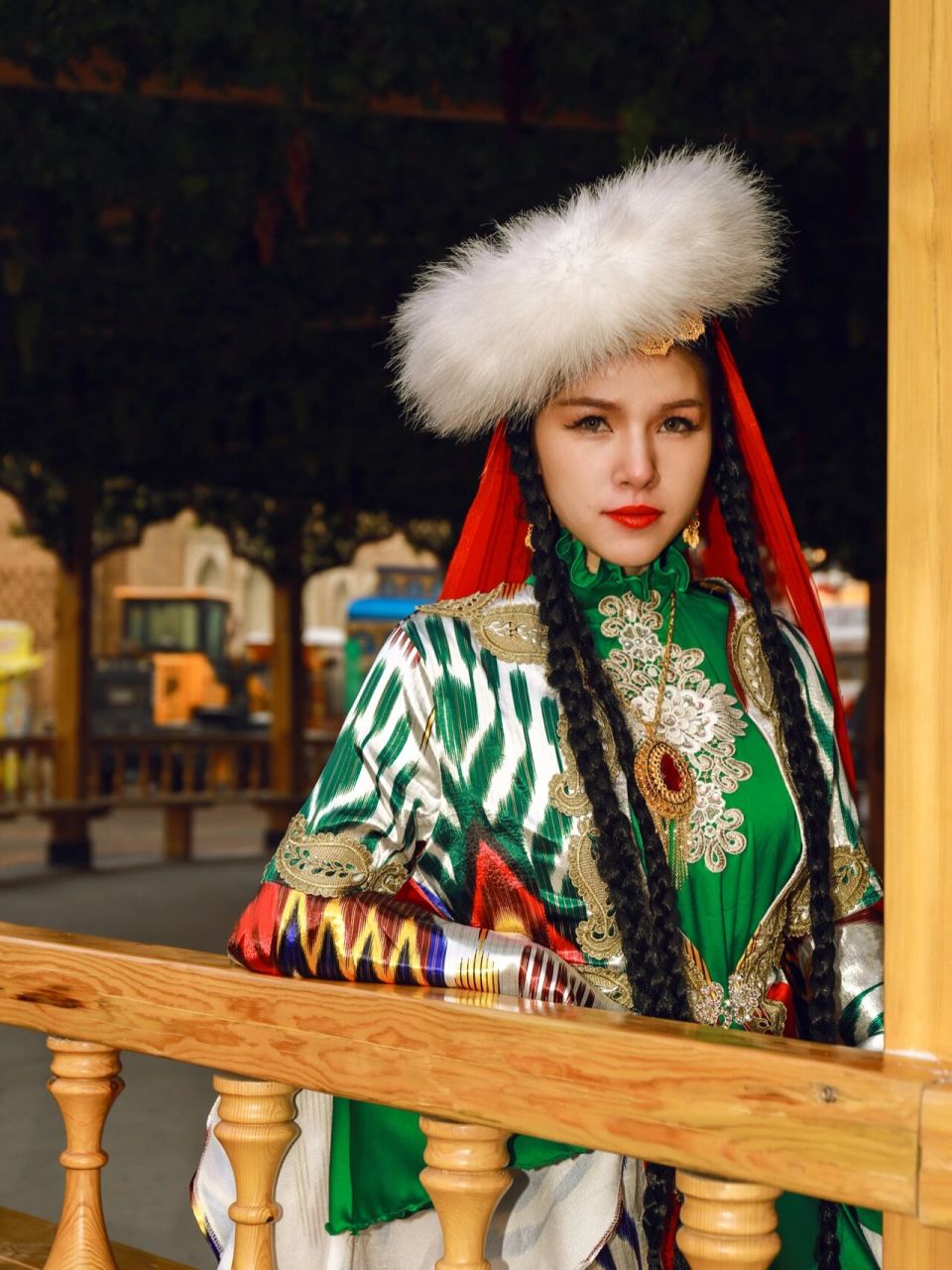 太像少数民族了 做了功课选择了大巴扎这家新疆人的房子 这家规模zui