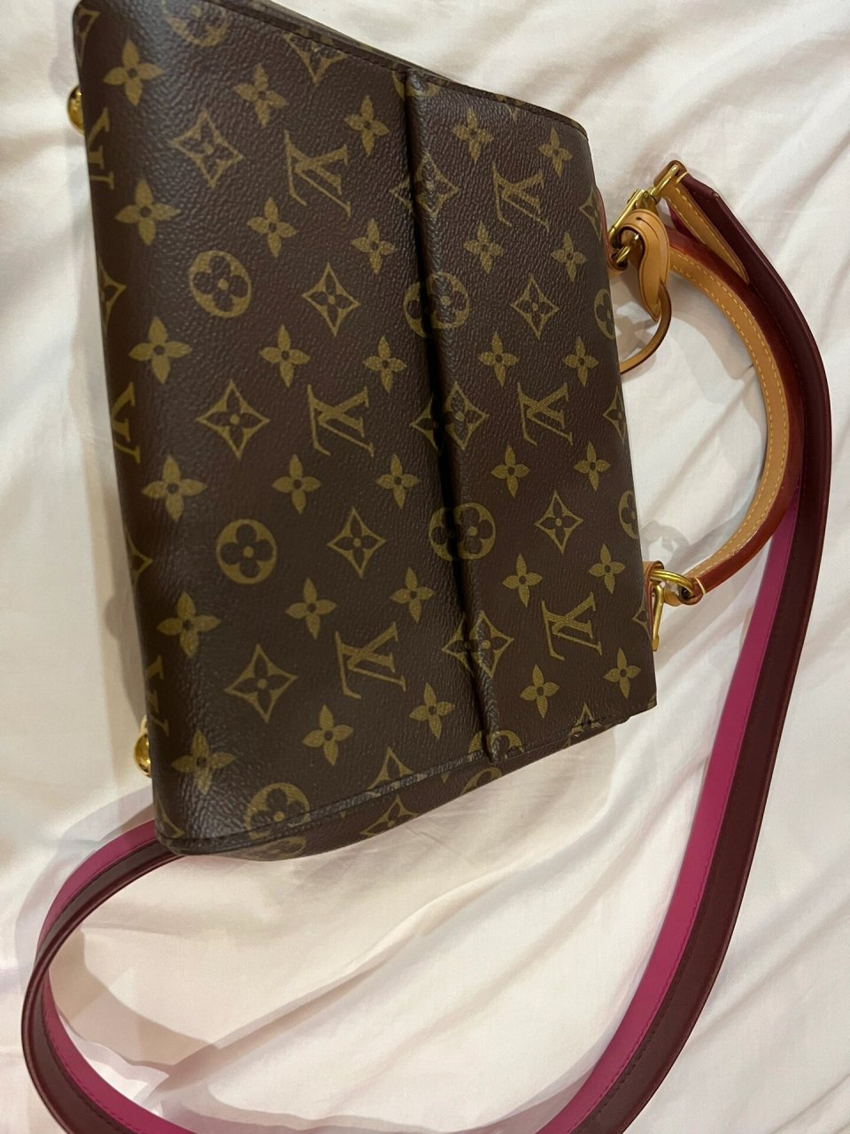 79 lv克鲁尼cluny 编码17年,应该是中号吧,我也不记得型号了,买来的