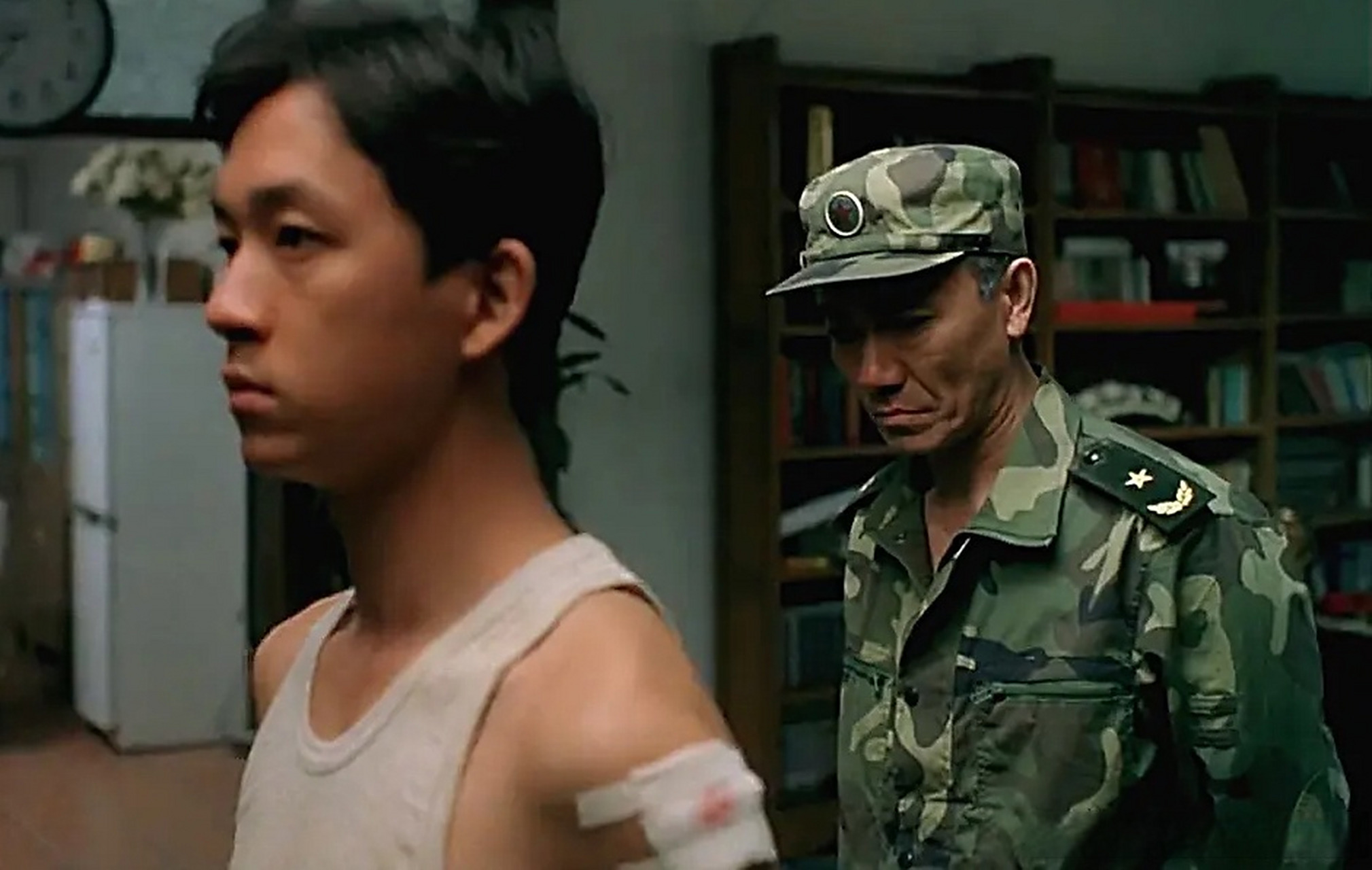 光影里的今天# 电影:《惊涛骇浪》 上映日期:2003-03-01 影片根据