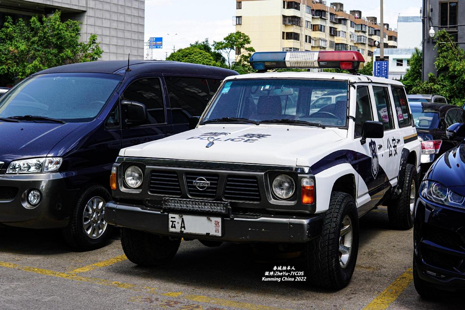 广州云豹尼桑途乐y60,途乐虽然在国内并没有像酷路泽那么大的市场,但