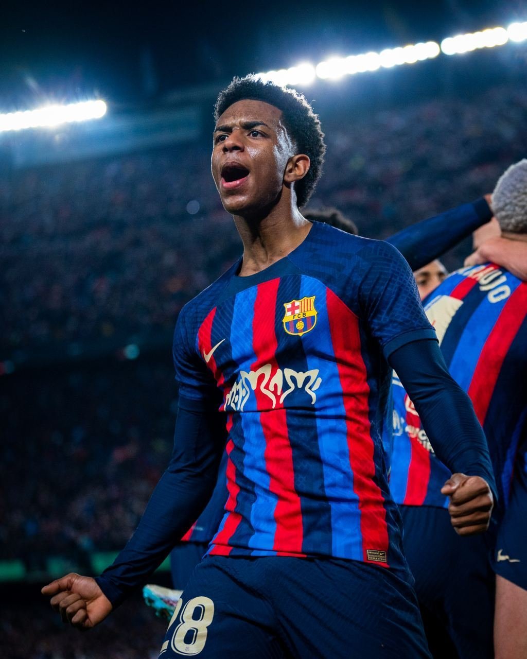 官方:巴尔德,伊尼戈-马丁内斯在巴萨一线队完成注册.