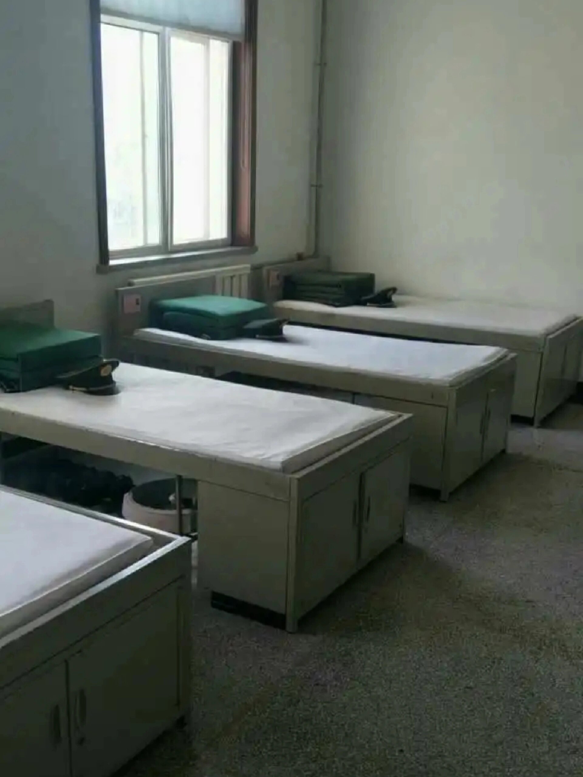 你知道部队的床单为啥是白色的吗?